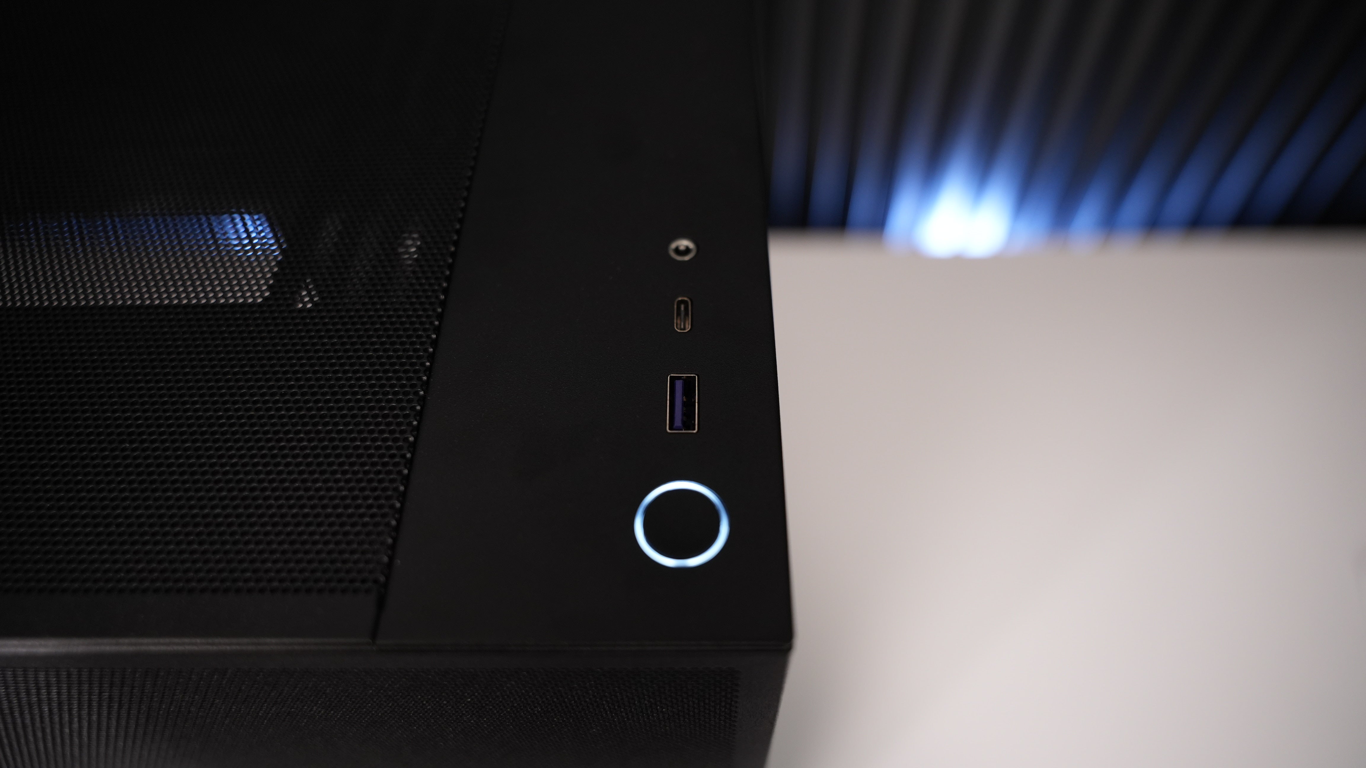 Ryzen 7 9800X3D + RTX 5070 Gaming/Streaming PC