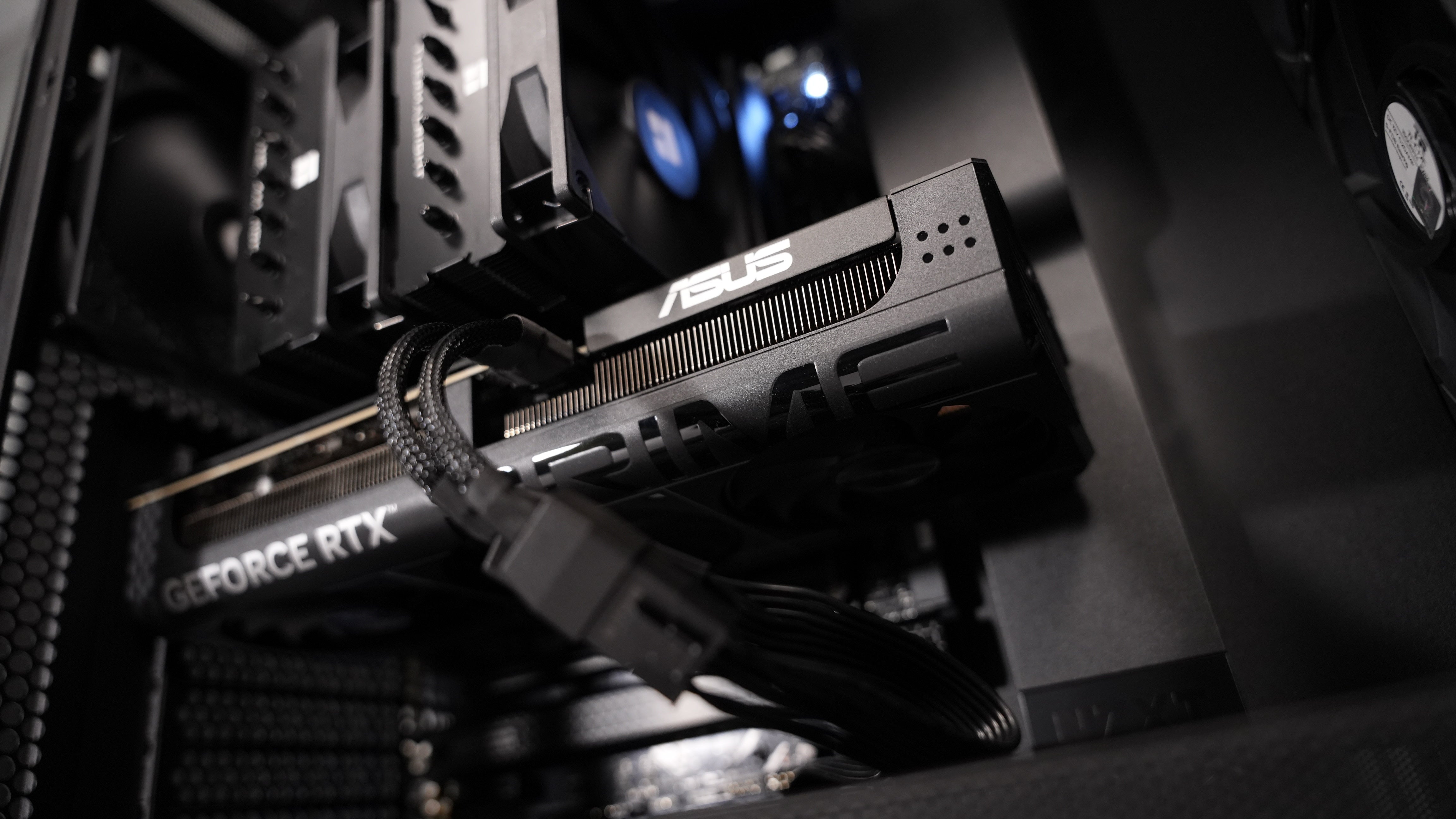 Ryzen 7 9800X3D + RTX 5070 Gaming/Streaming PC