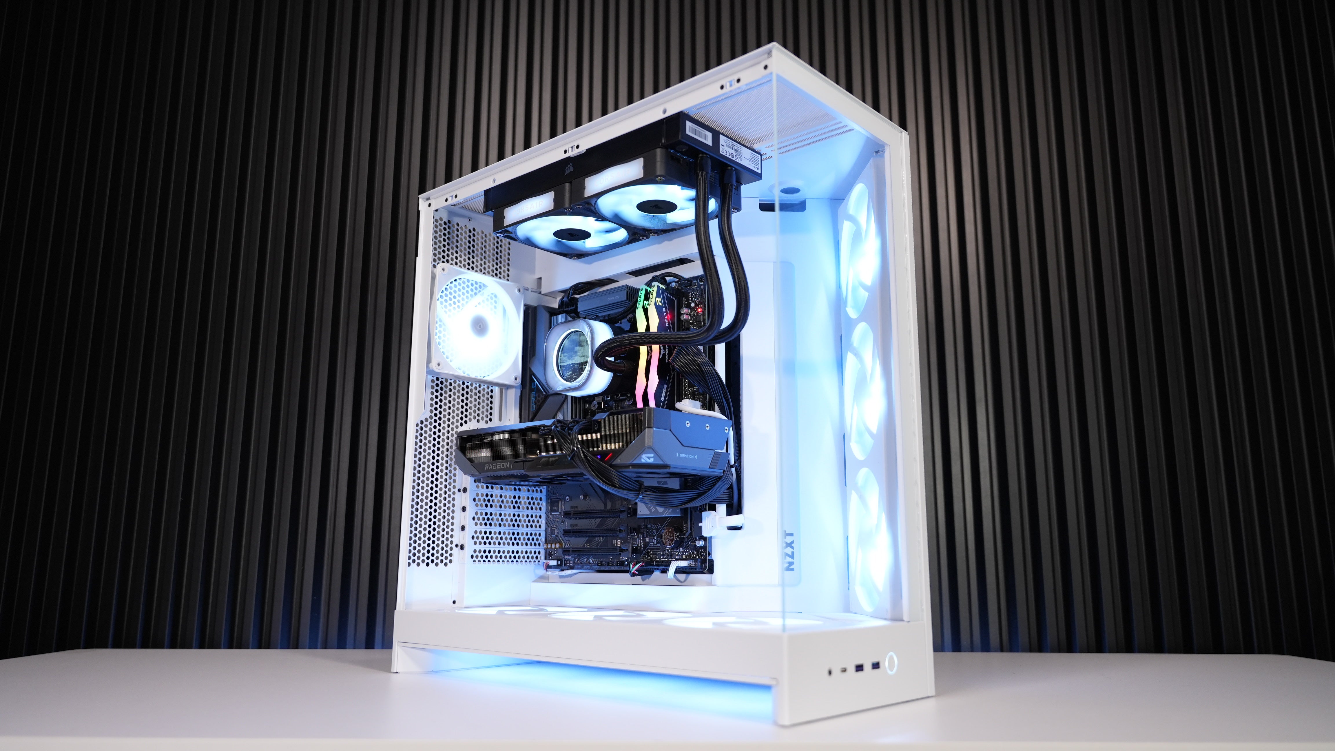 Ryzen 7 7800X3D + RX 9070 XT Gaming/Streaming PC