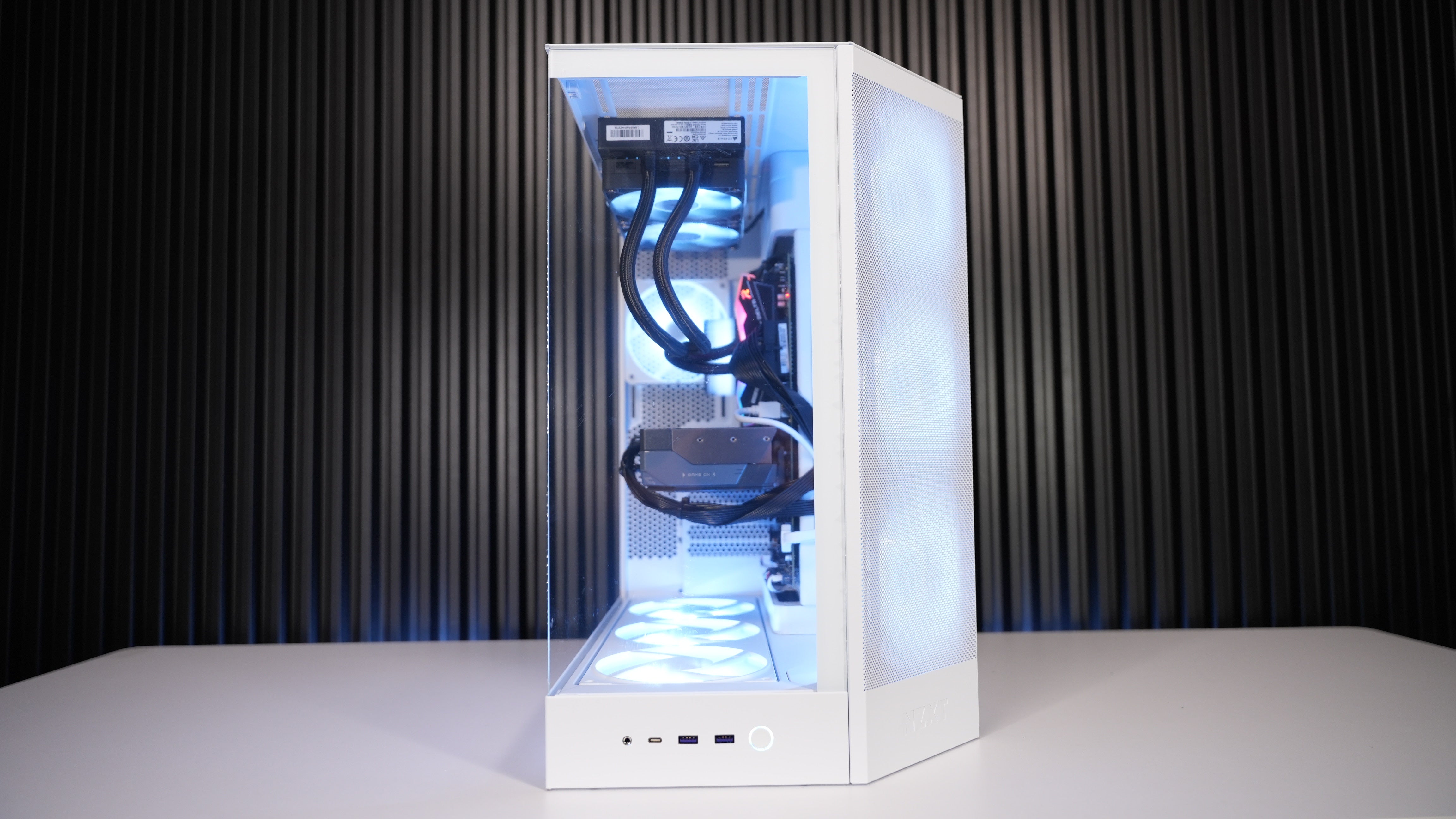 Ryzen 7 7800X3D + RX 9070 XT Gaming/Streaming PC