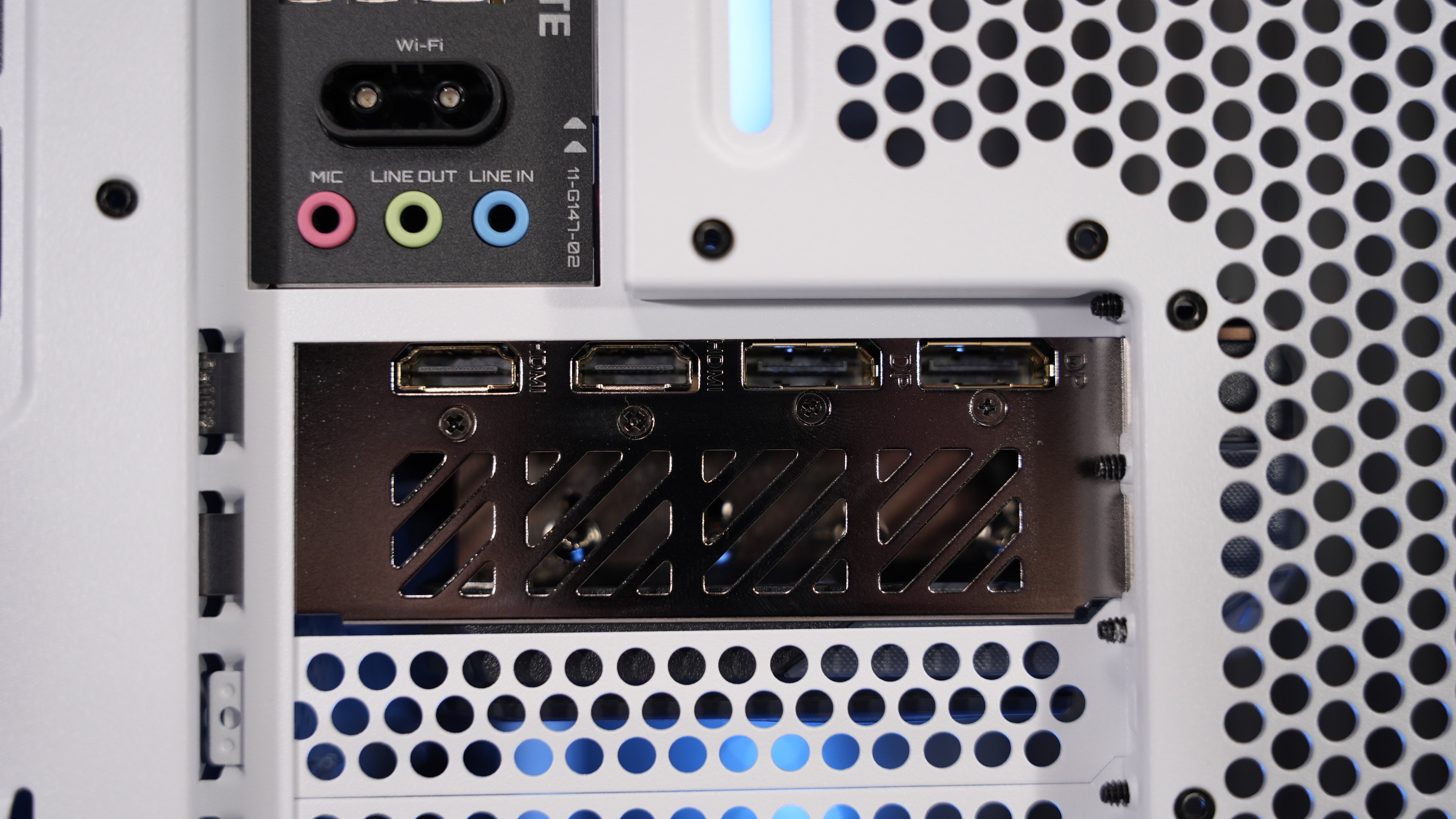 Ryzen 7 7800X3D + RX 9070 XT Gaming/Streaming PC