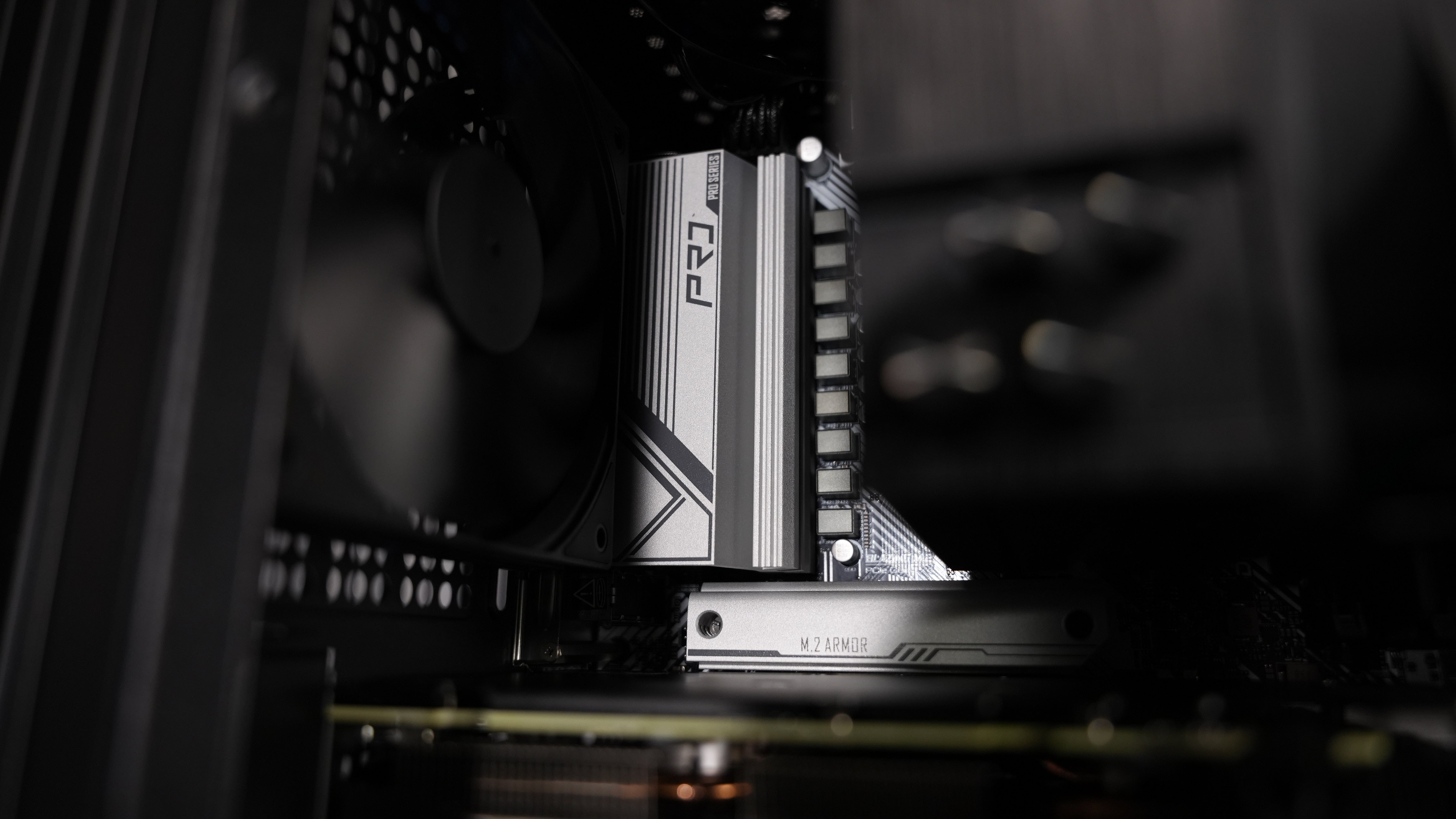 Ryzen 5 7500F + RX 9060XT 8GB Gaming PC