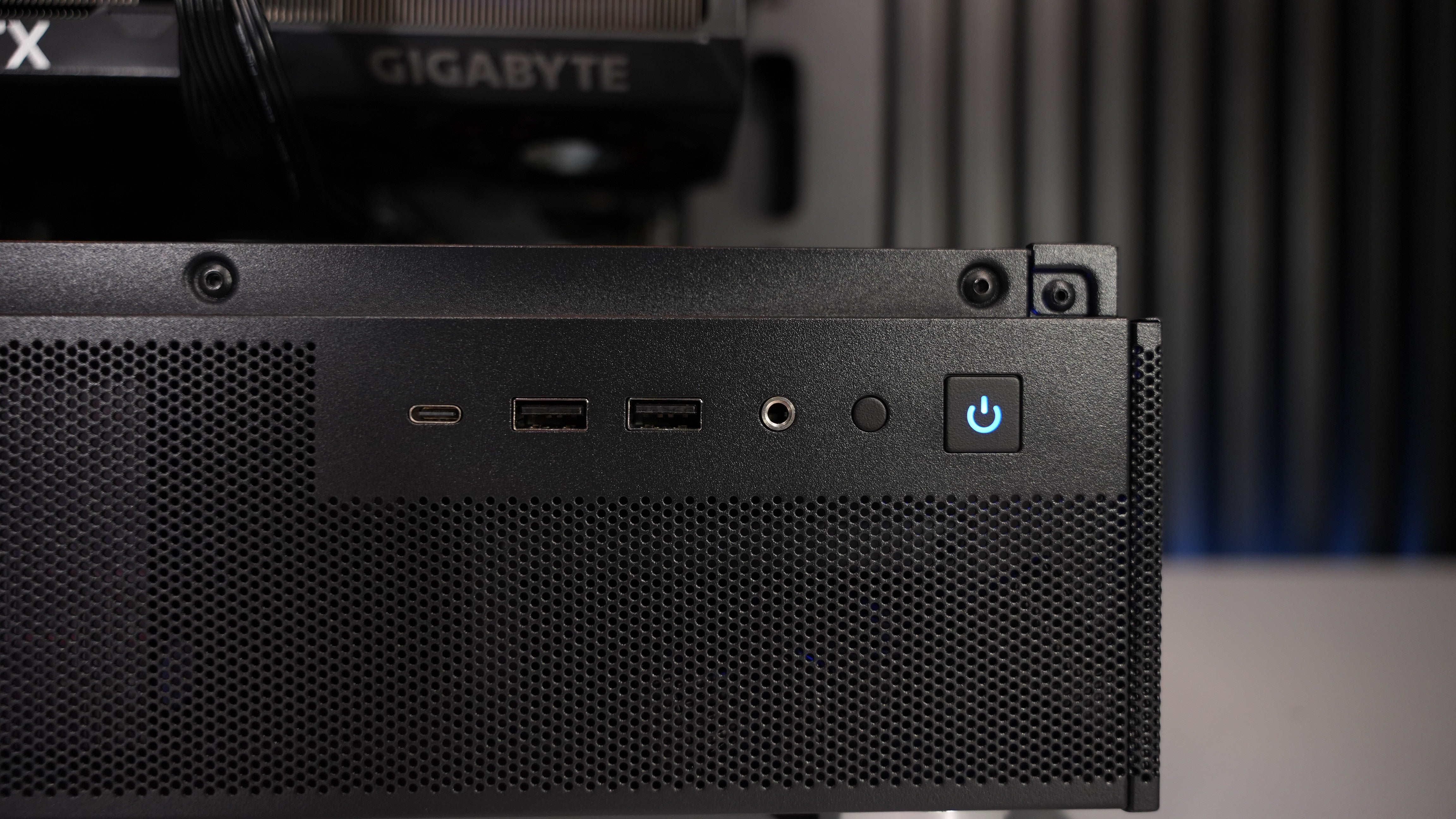 Intel i5 14400F + RTX 4070 Gaming/Streaming PC