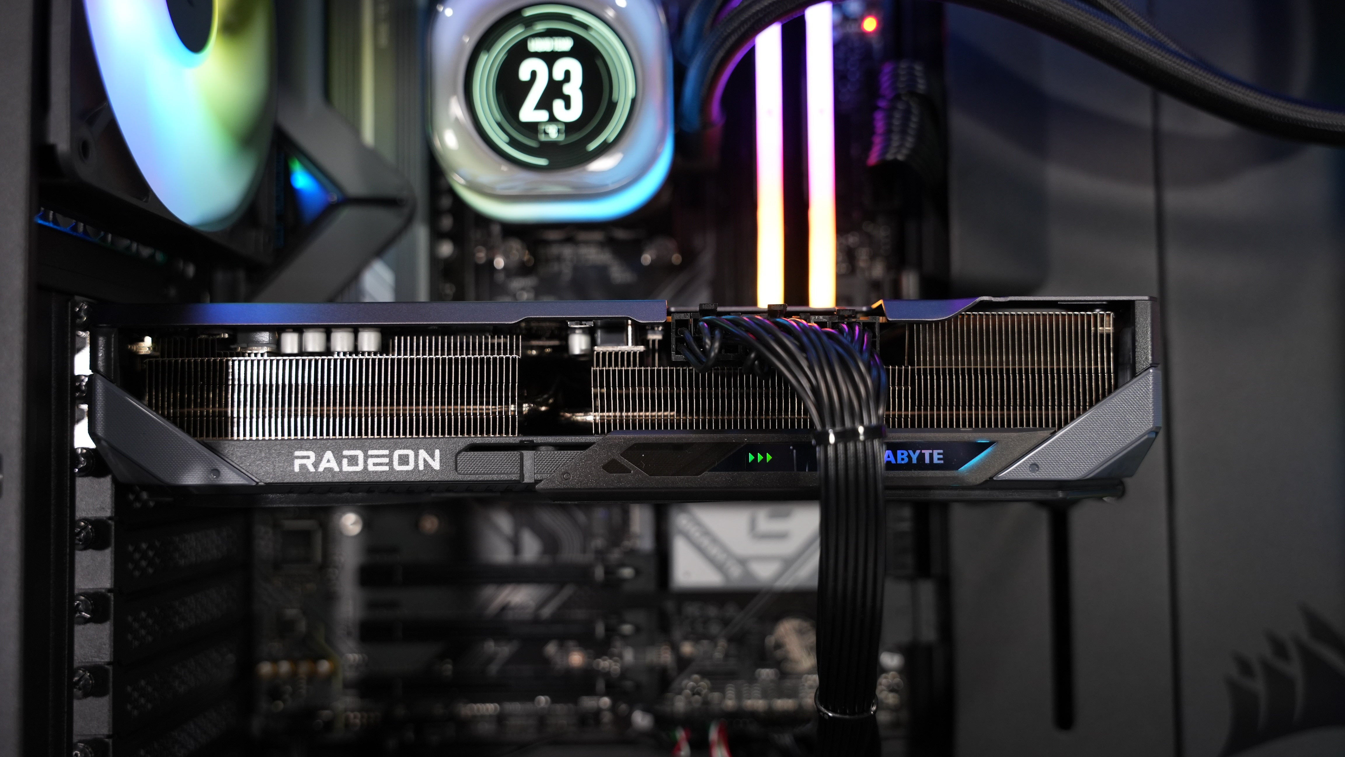 Ryzen 7 7800X3D + RX 9070 XT Gaming/Streaming PC