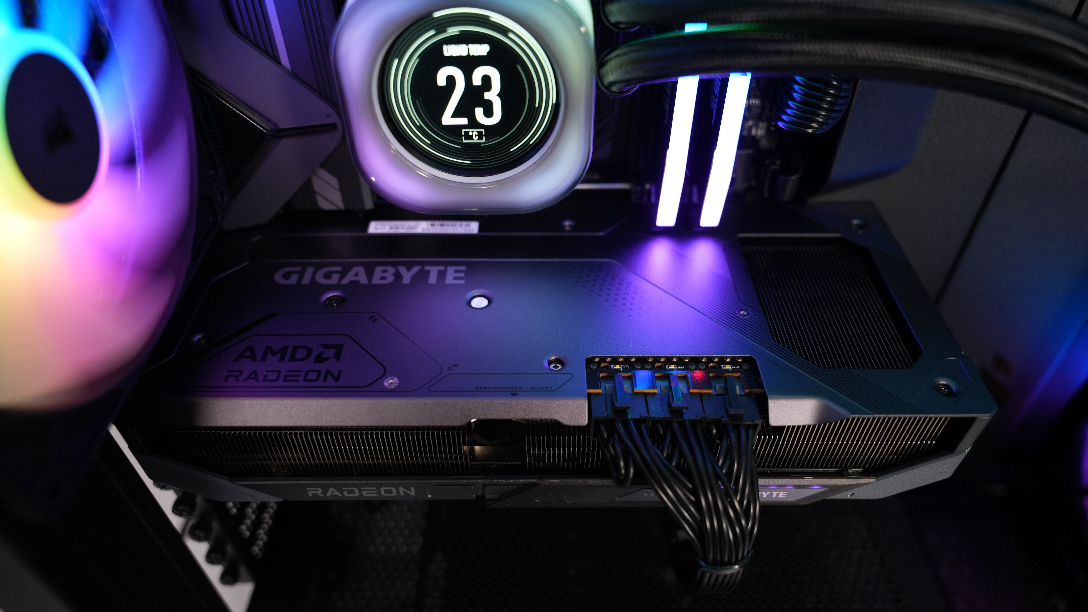 Ryzen 7 7800X3D + RX 9070 XT Gaming/Streaming PC