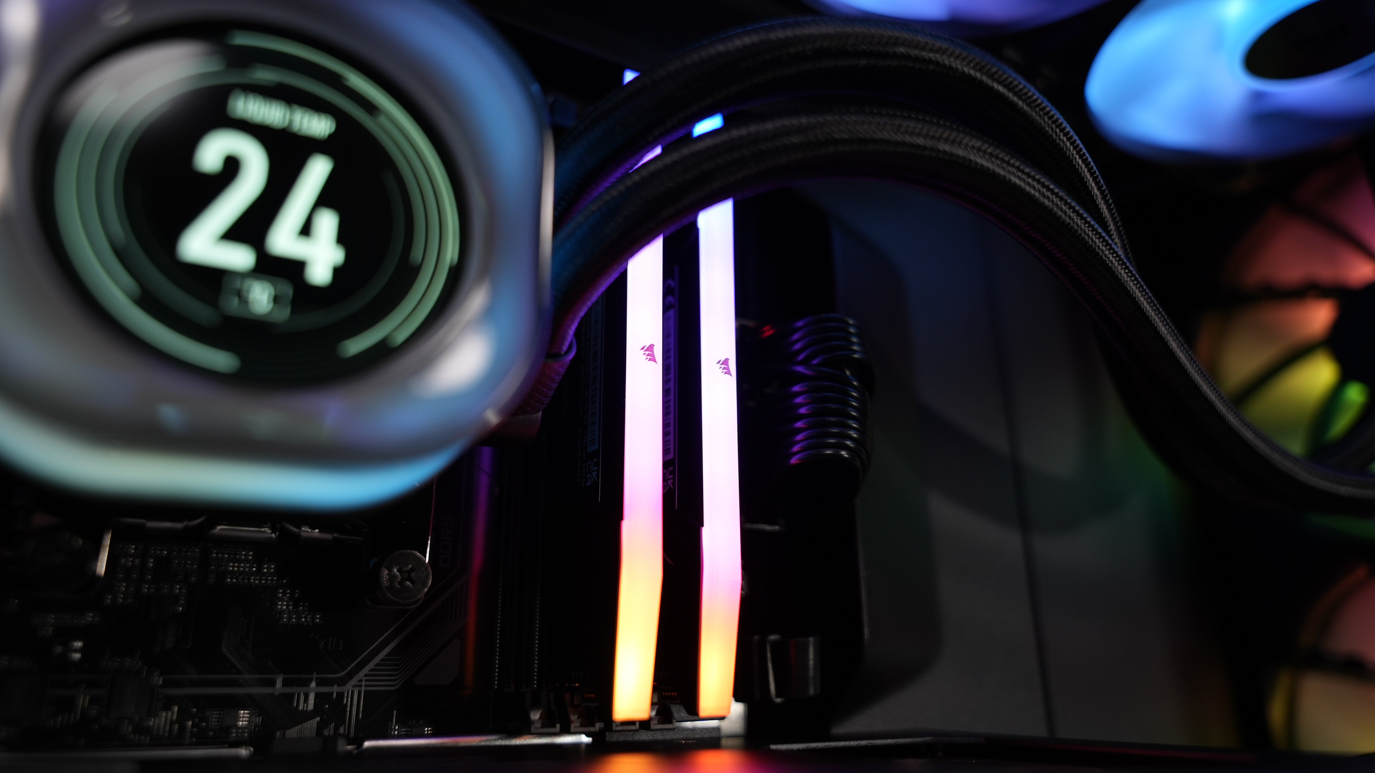 Ryzen 7 7800X3D + RX 9070 XT Gaming/Streaming PC