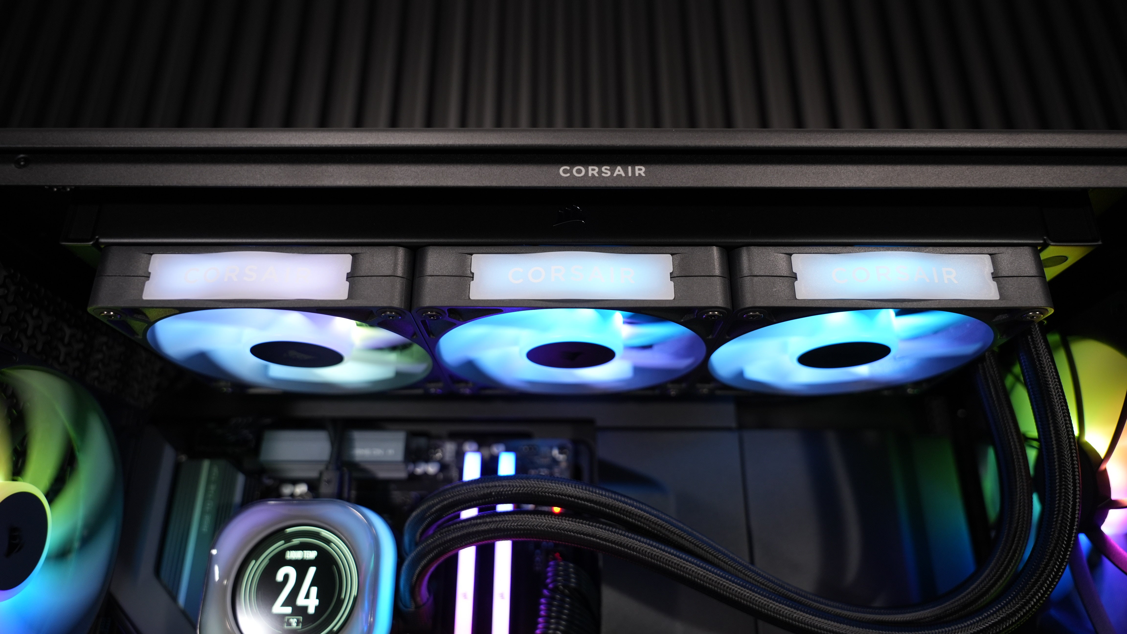 Ryzen 7 7800X3D + RX 9070 XT Gaming/Streaming PC