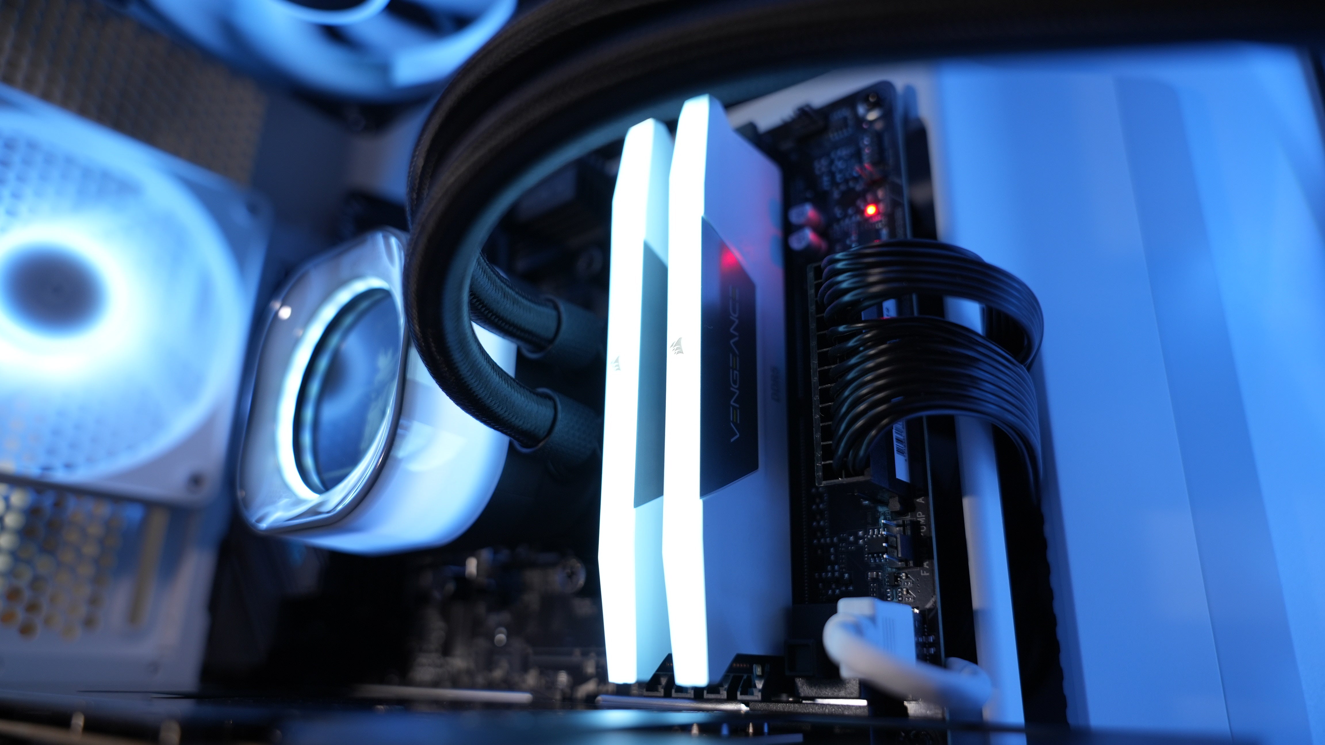 Ryzen 7 7800X3D + RTX 5070 Ti Gaming/Streaming PC