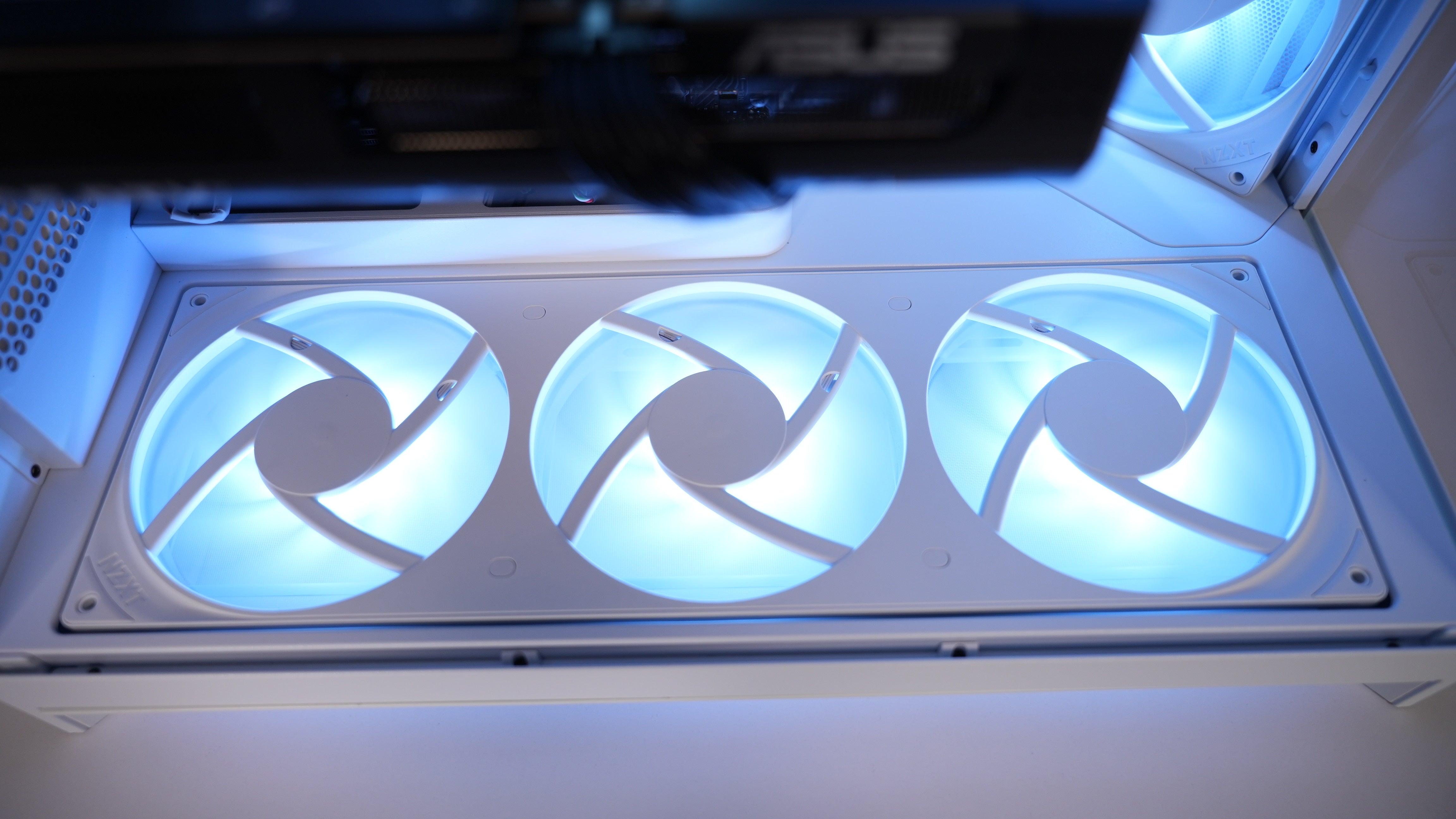 Ryzen 7 7800X3D + RTX 5070 Ti Gaming/Streaming PC