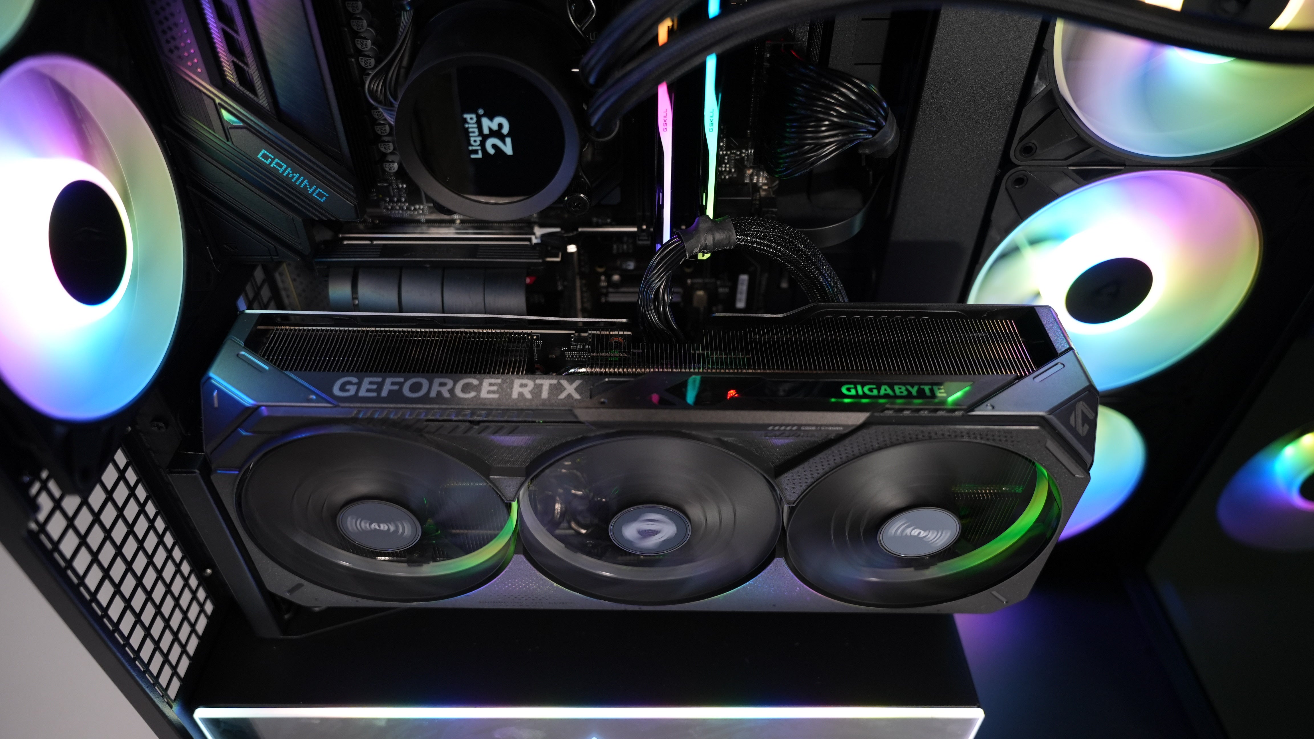Ryzen 7 7800X3D + RTX 5080 Gaming/Streaming PC