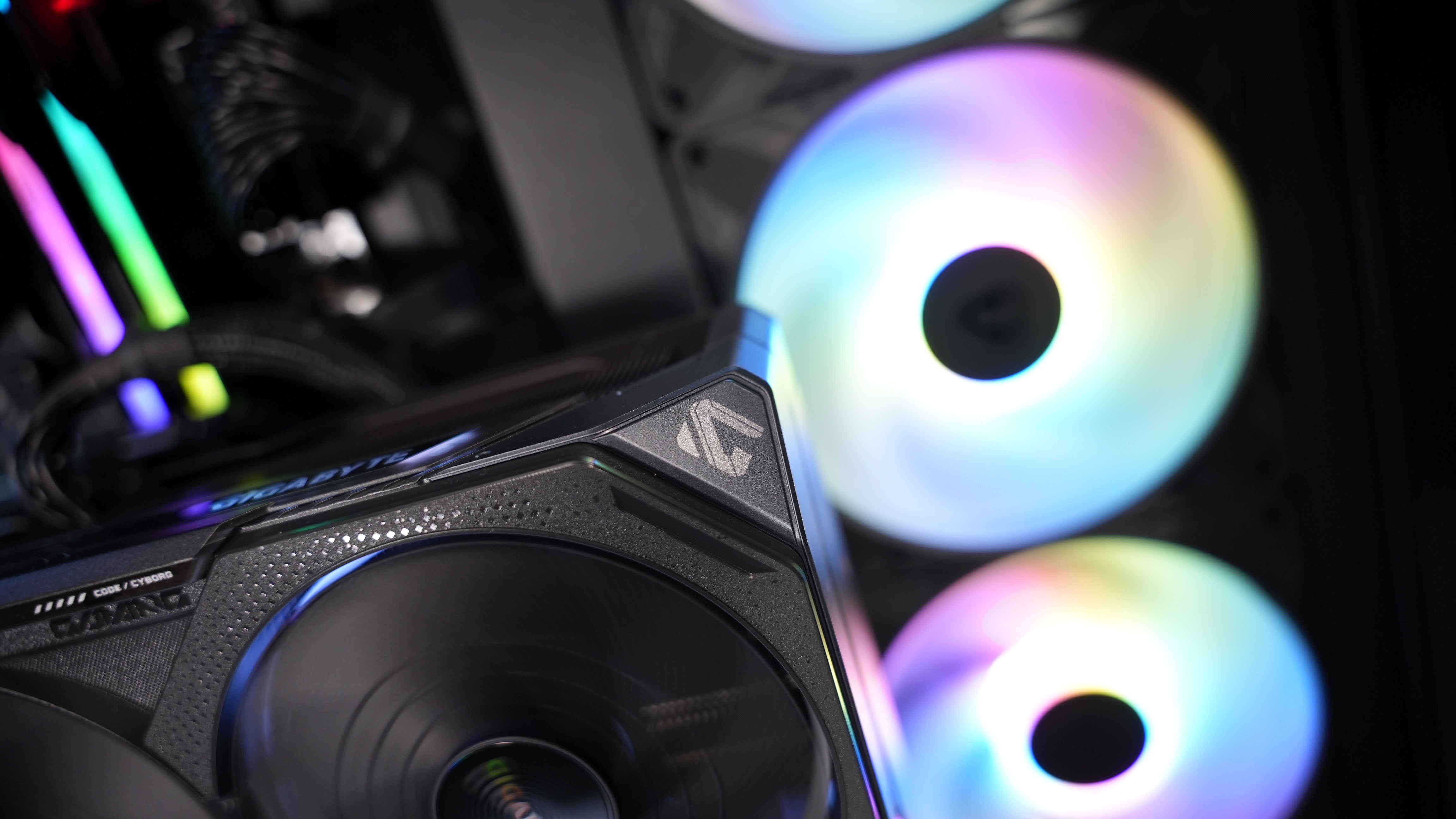 Ryzen 7 7800X3D + RTX 5080 Gaming/Streaming PC