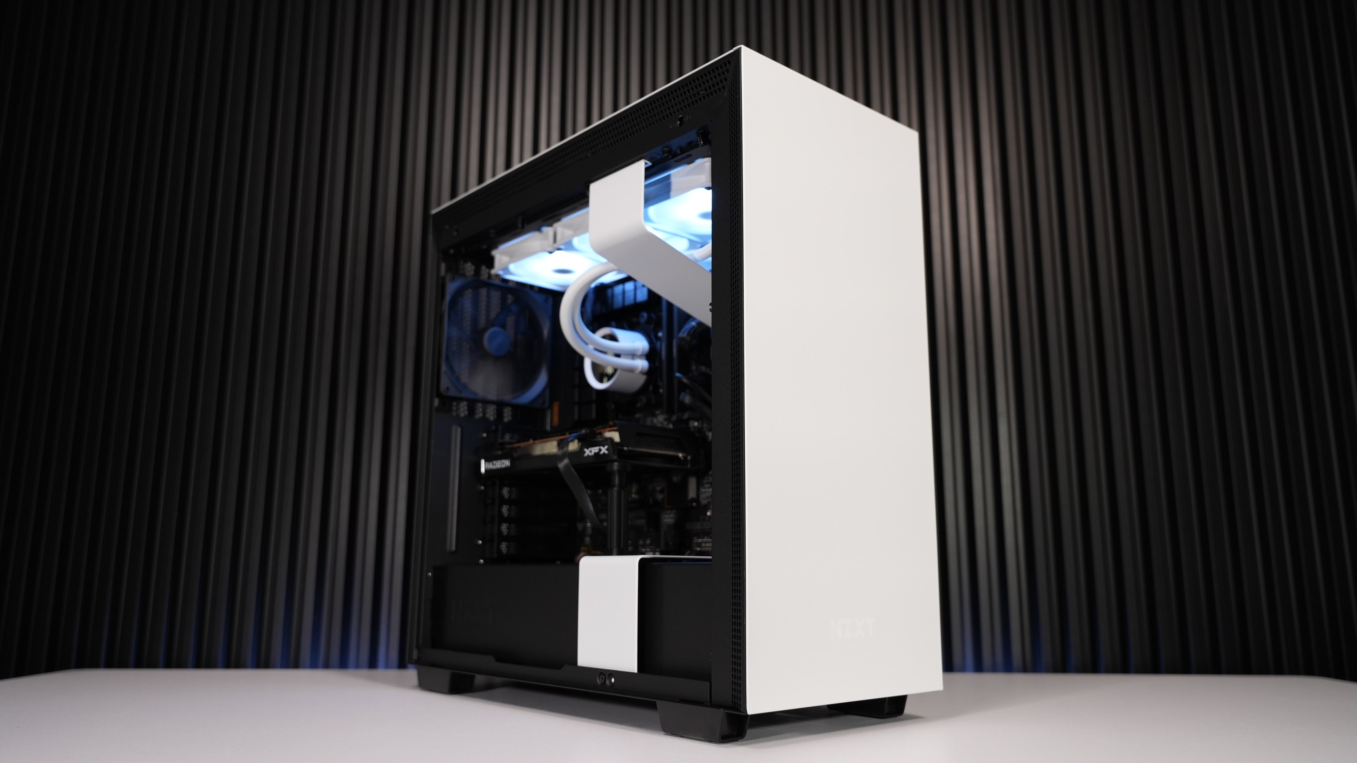 Ryzen 5 7600X + RX 6650XT Gaming PC