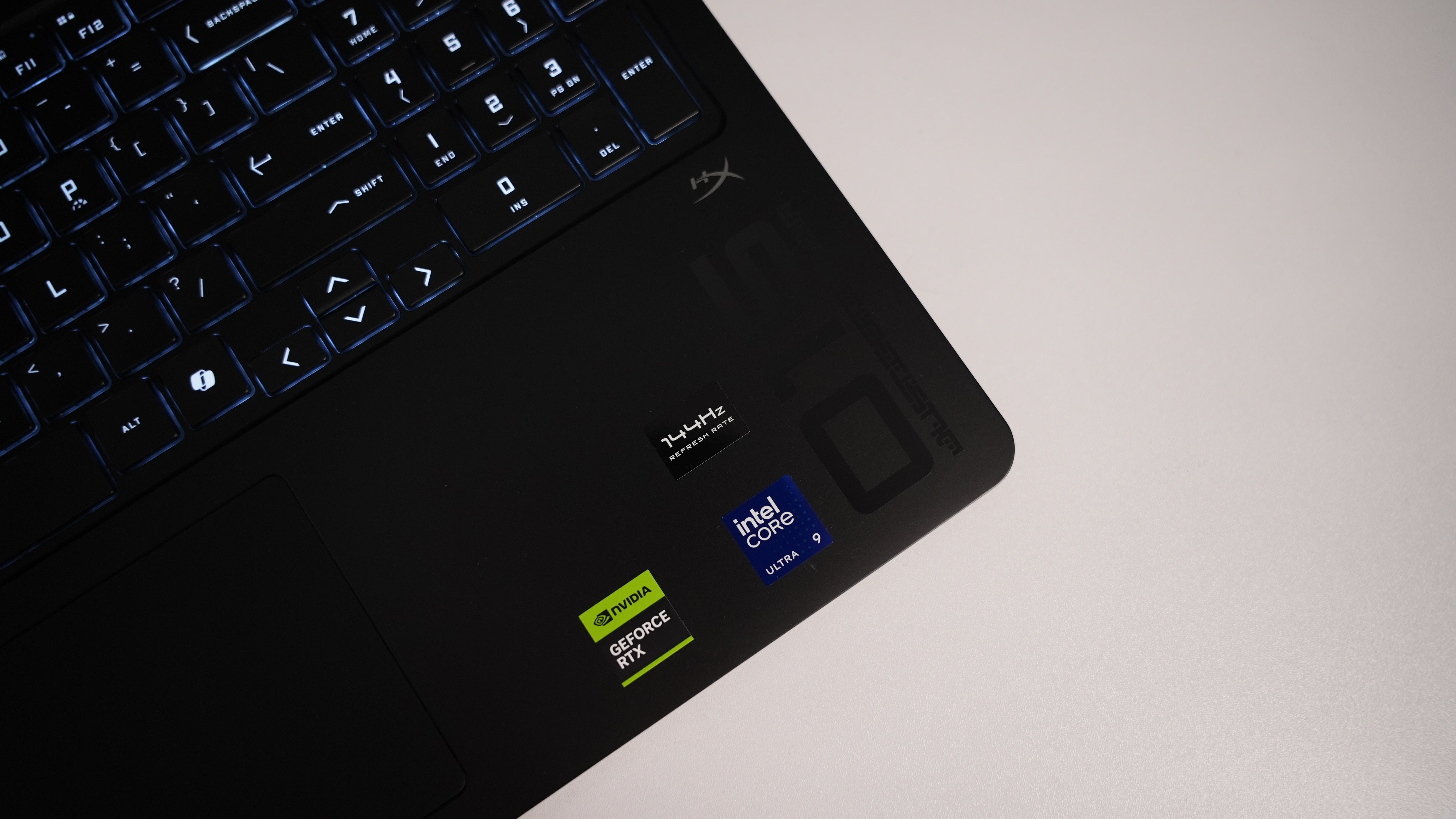 Intel Ultra 9 285H + RTX 5060 Gaming Laptop