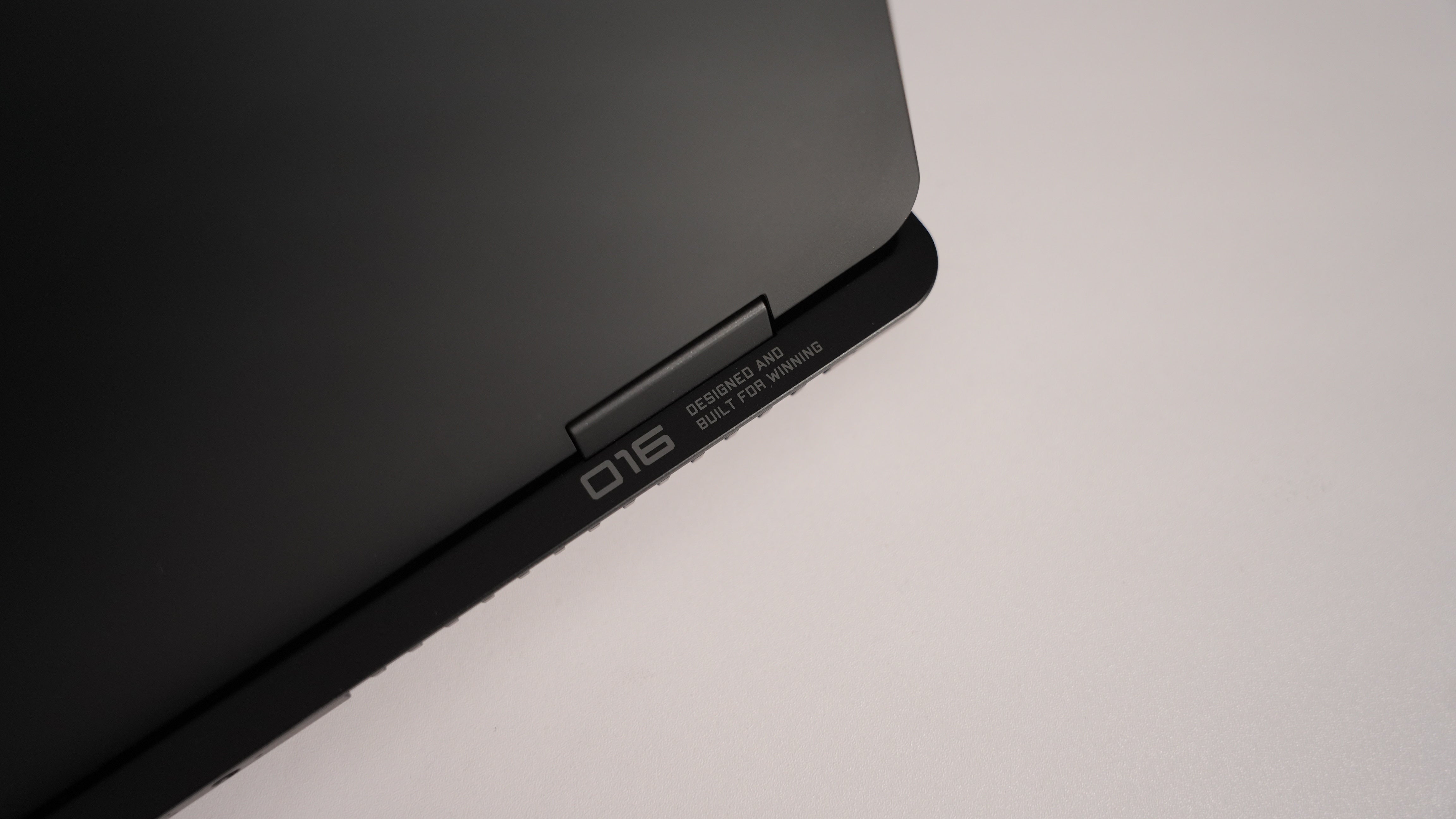 Intel Ultra 9 285H + RTX 5060 Gaming Laptop