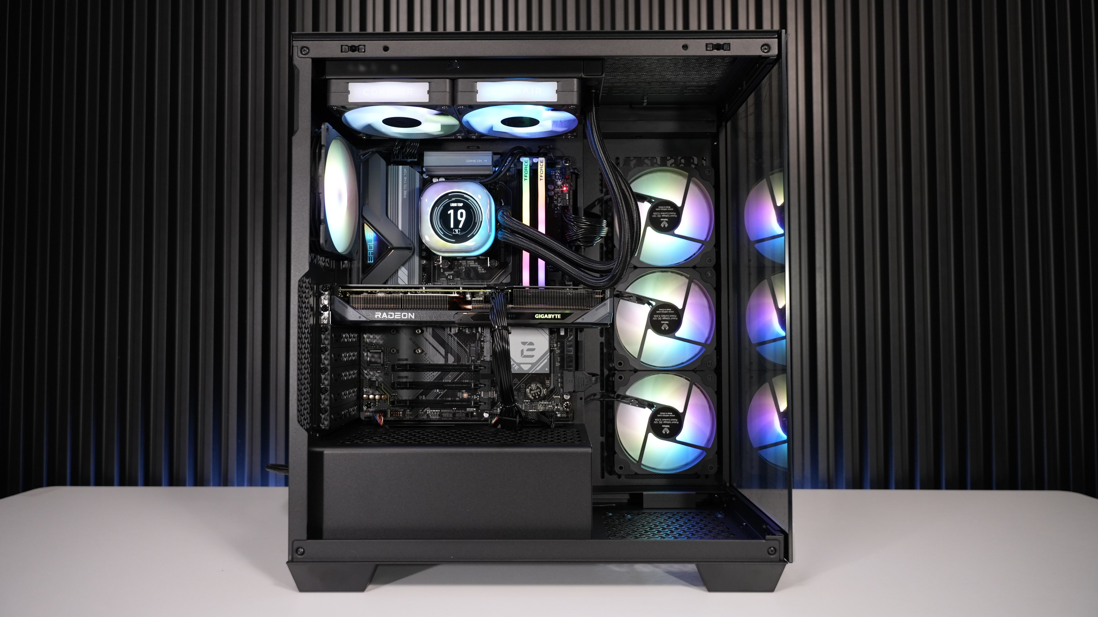 Ryzen 5 9600X + RX 9060 XT 16GB Gaming PC