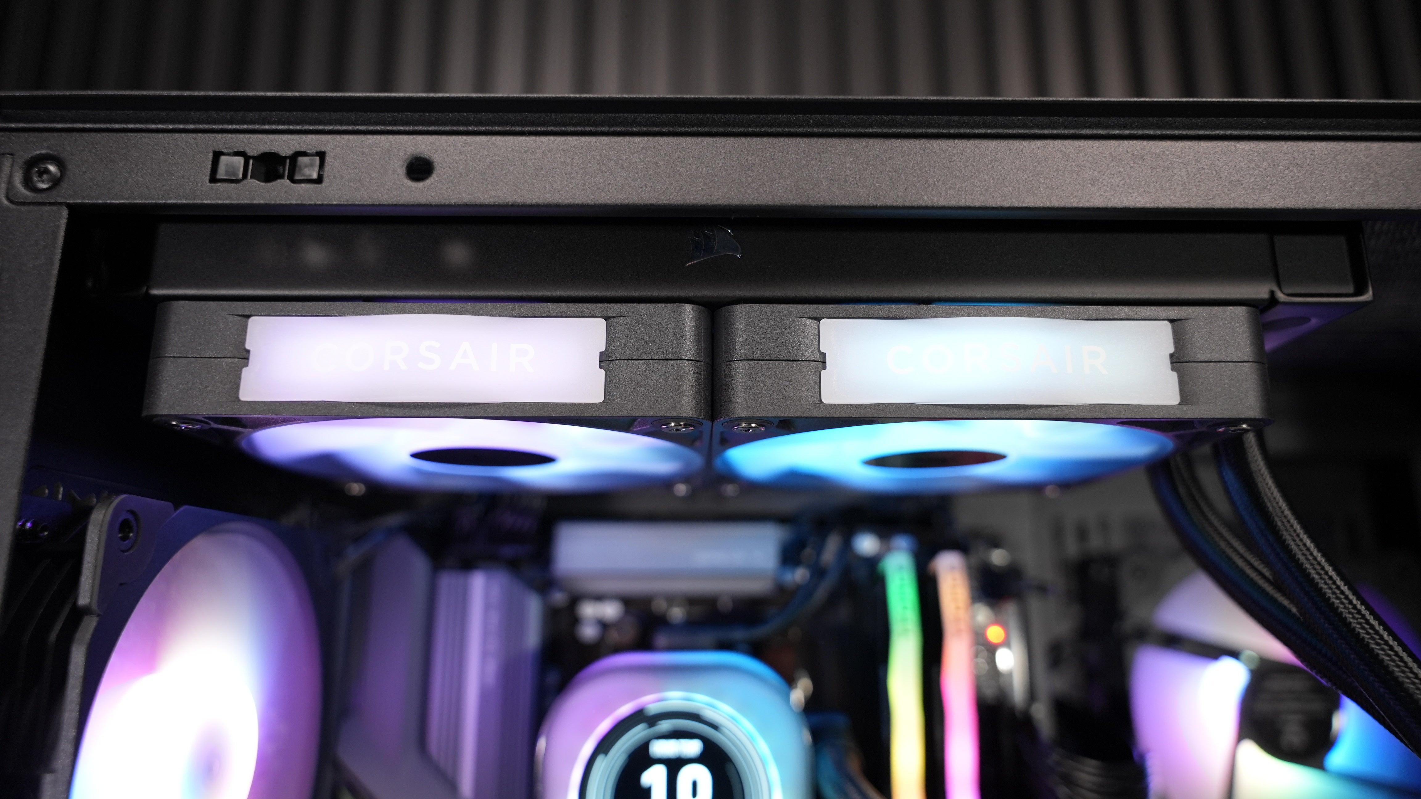 Ryzen 5 9600X + RX 9060 XT 16GB Gaming PC
