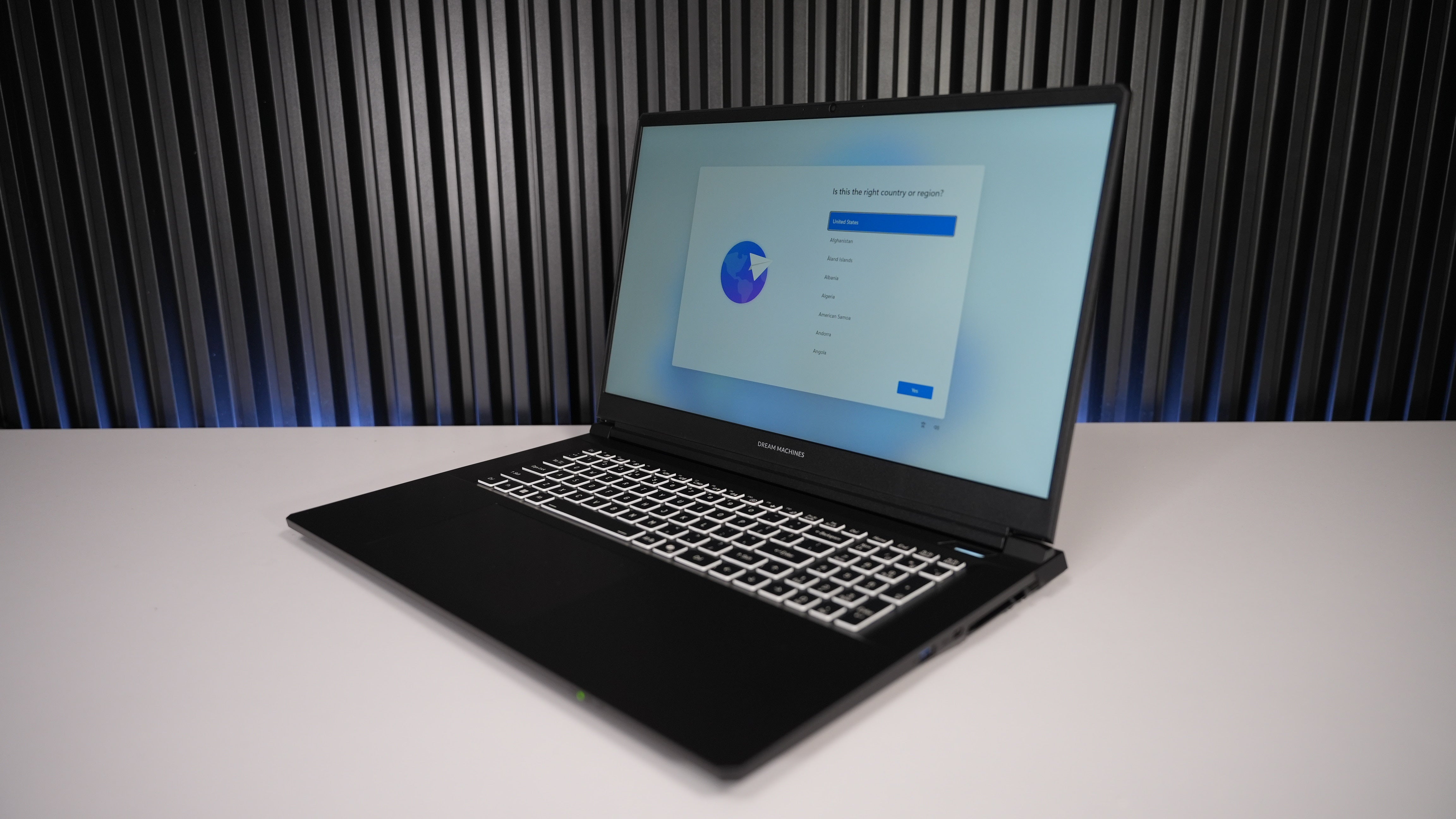 Ryzen AI 7 350 + RTX 5060 Gaming Laptop