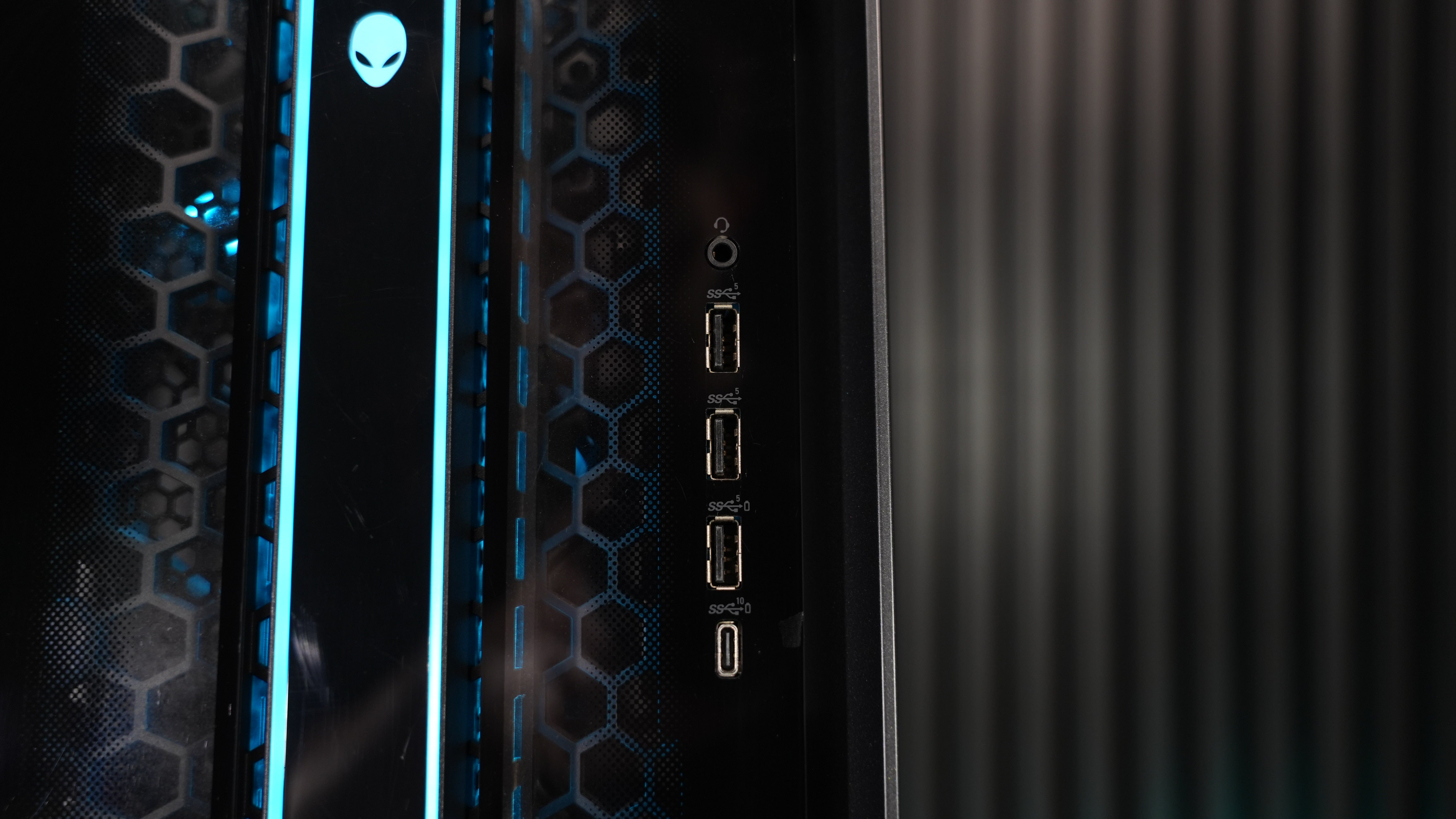 Ryzen 9 7950X + RTX 4090 Gaming/Streaming PC