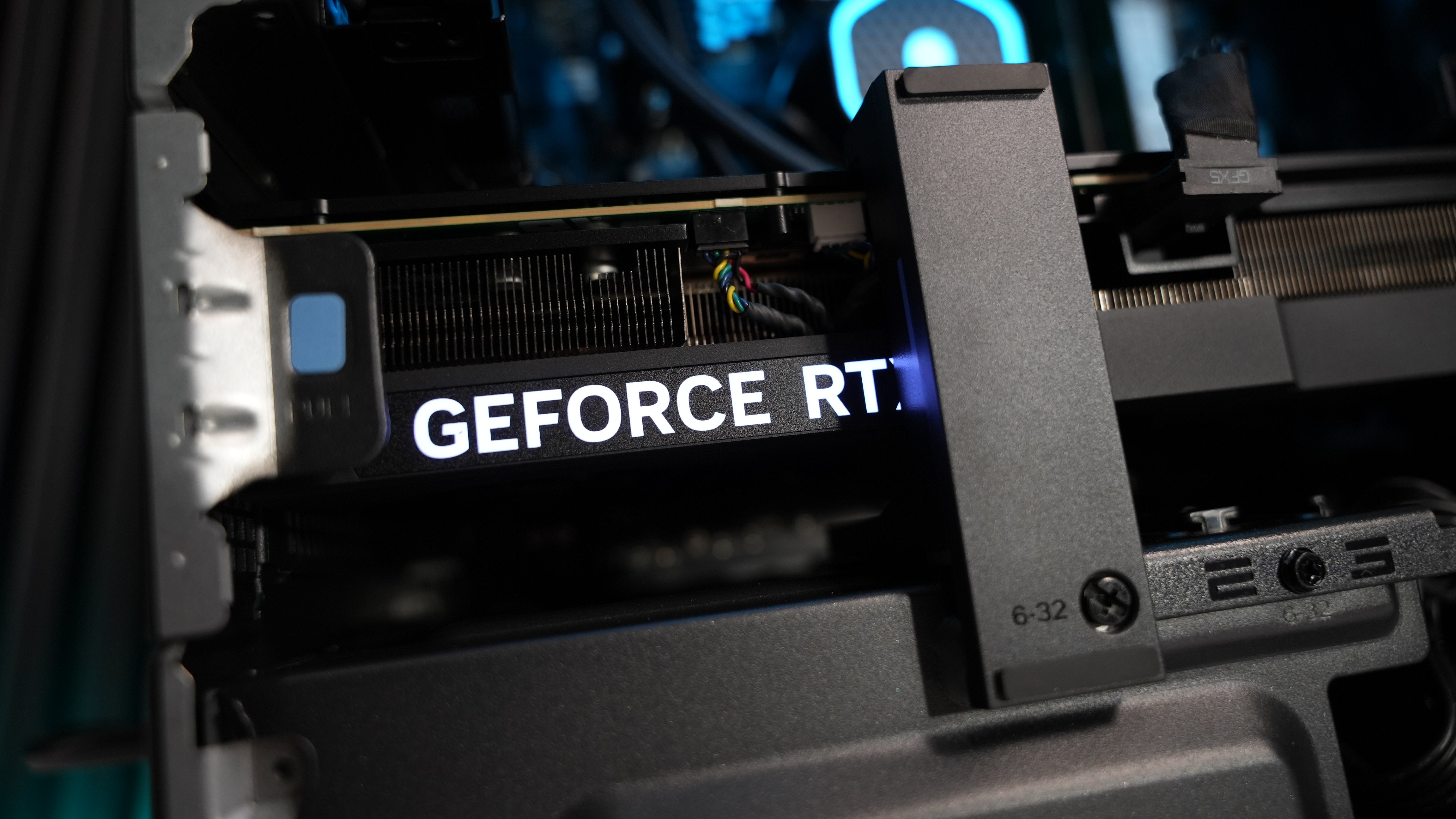 Ryzen 9 7950X + RTX 4090 Gaming/Streaming PC