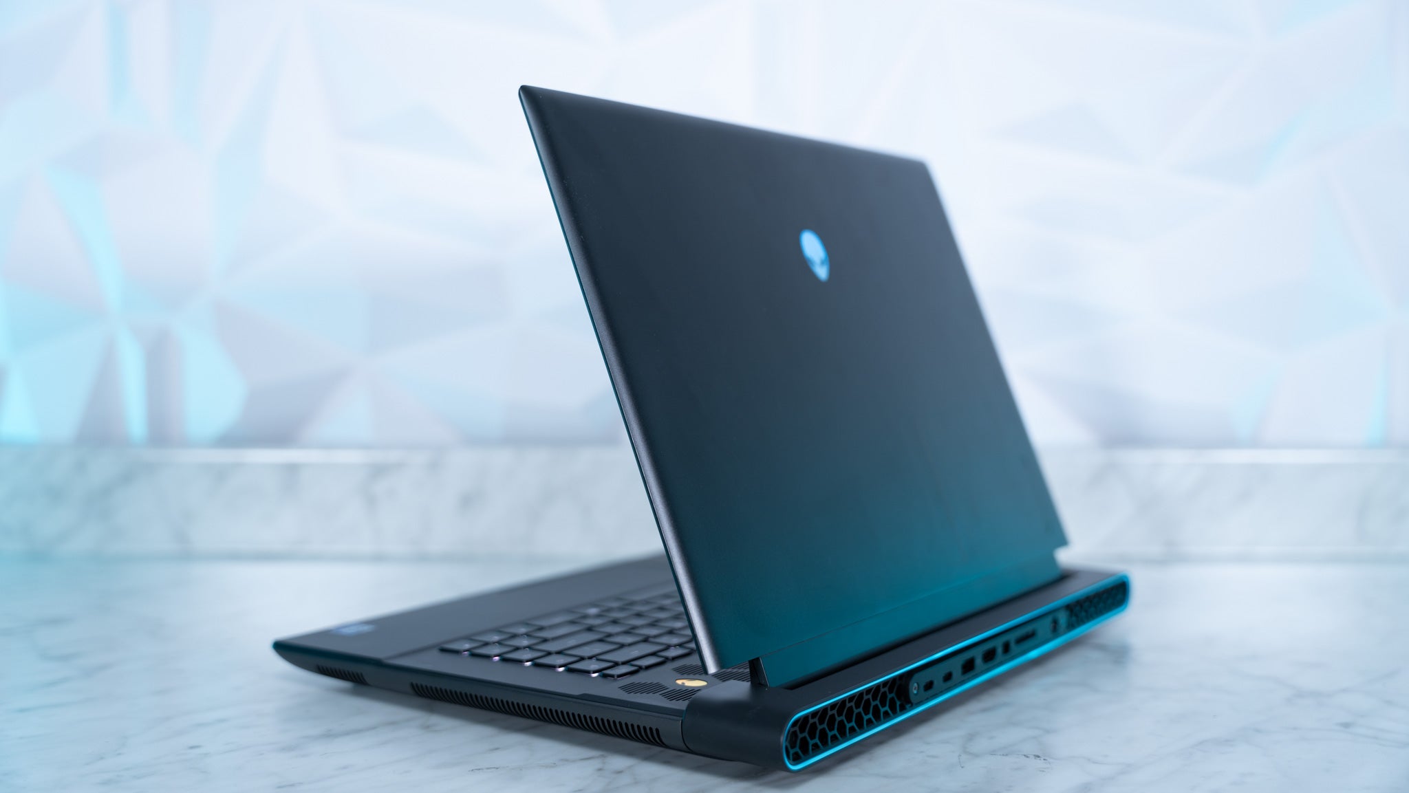 Alienware M16 - Intel i9 13900HX + RTX 4080 Gaming/Streaming Laptop (In Stock)