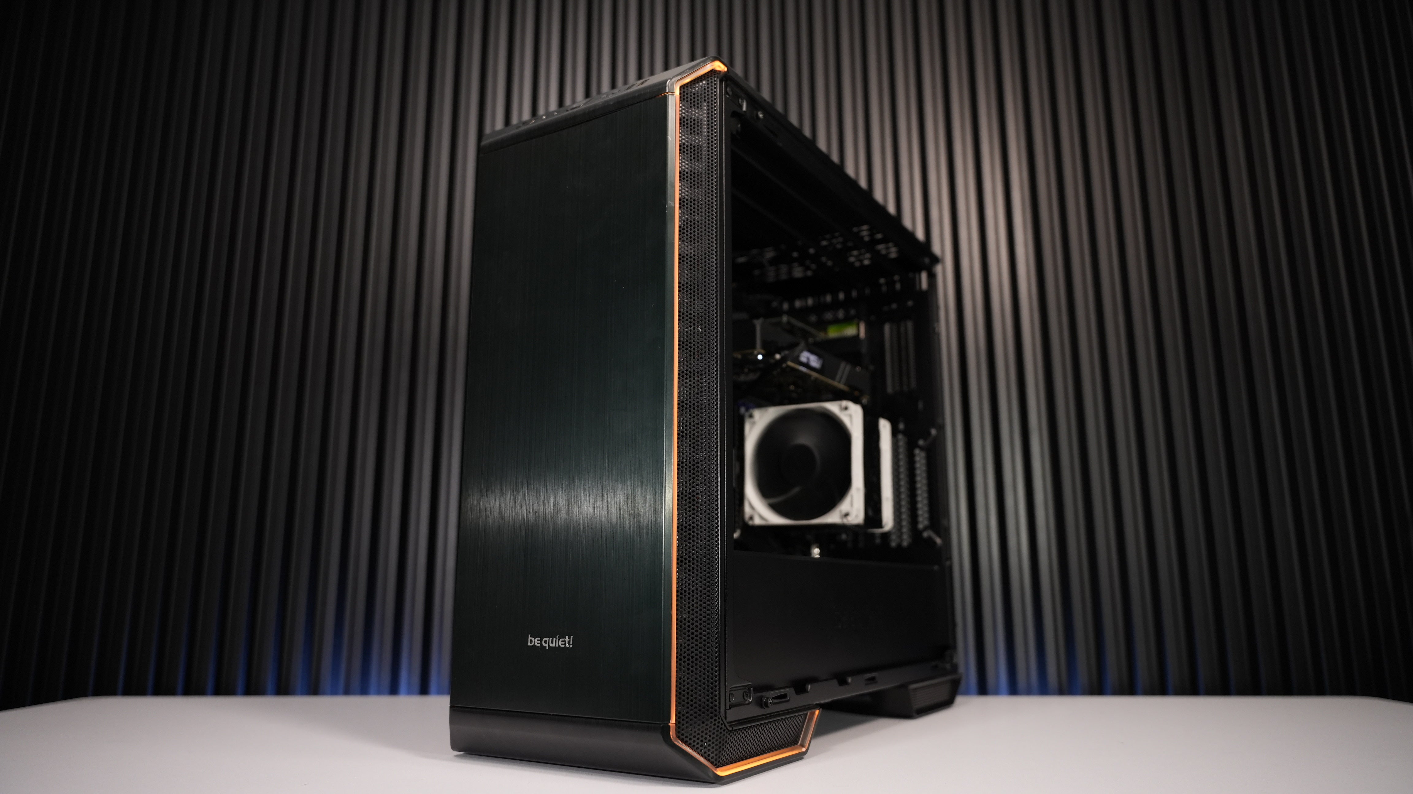 Intel i7 7700K + GTX 1070 Gaming PC