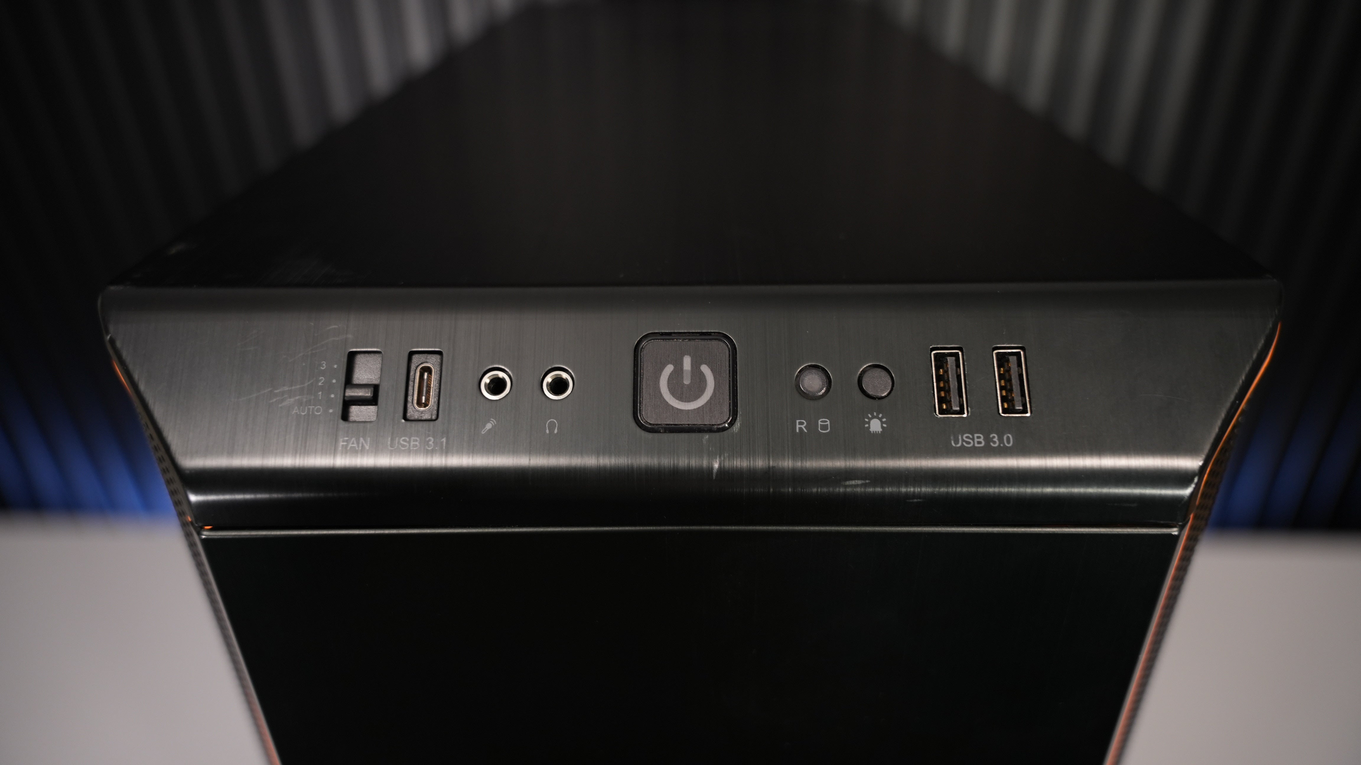 Intel i7 7700K + GTX 1070 Gaming PC