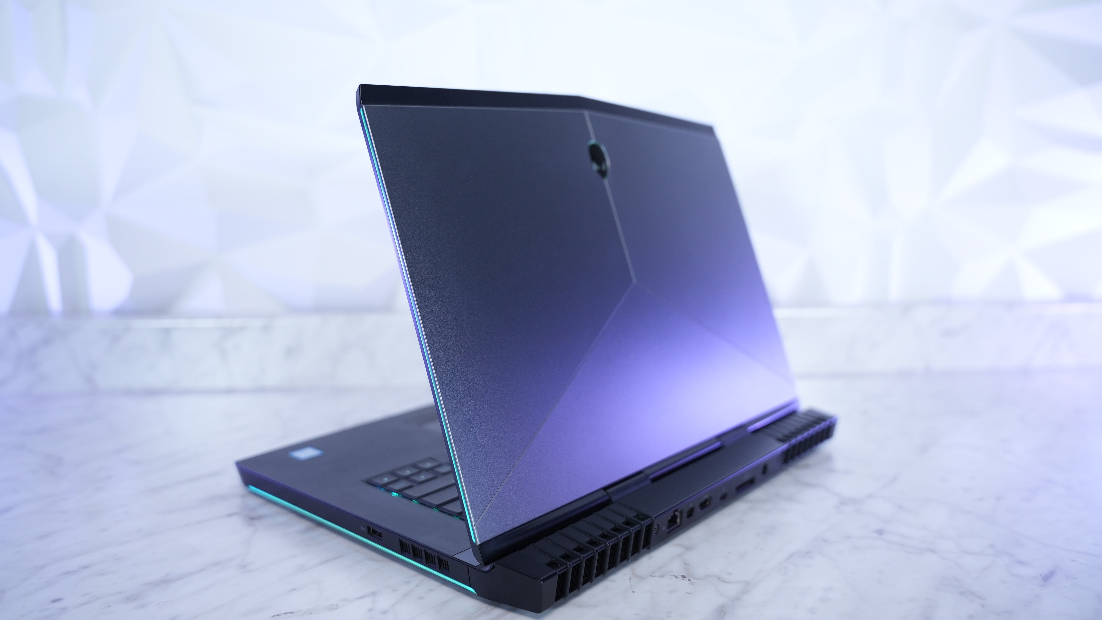 Alienware 15 R3 - Intel i7 7700HQ + GTX 1070 Gaming Laptop (In Stock)