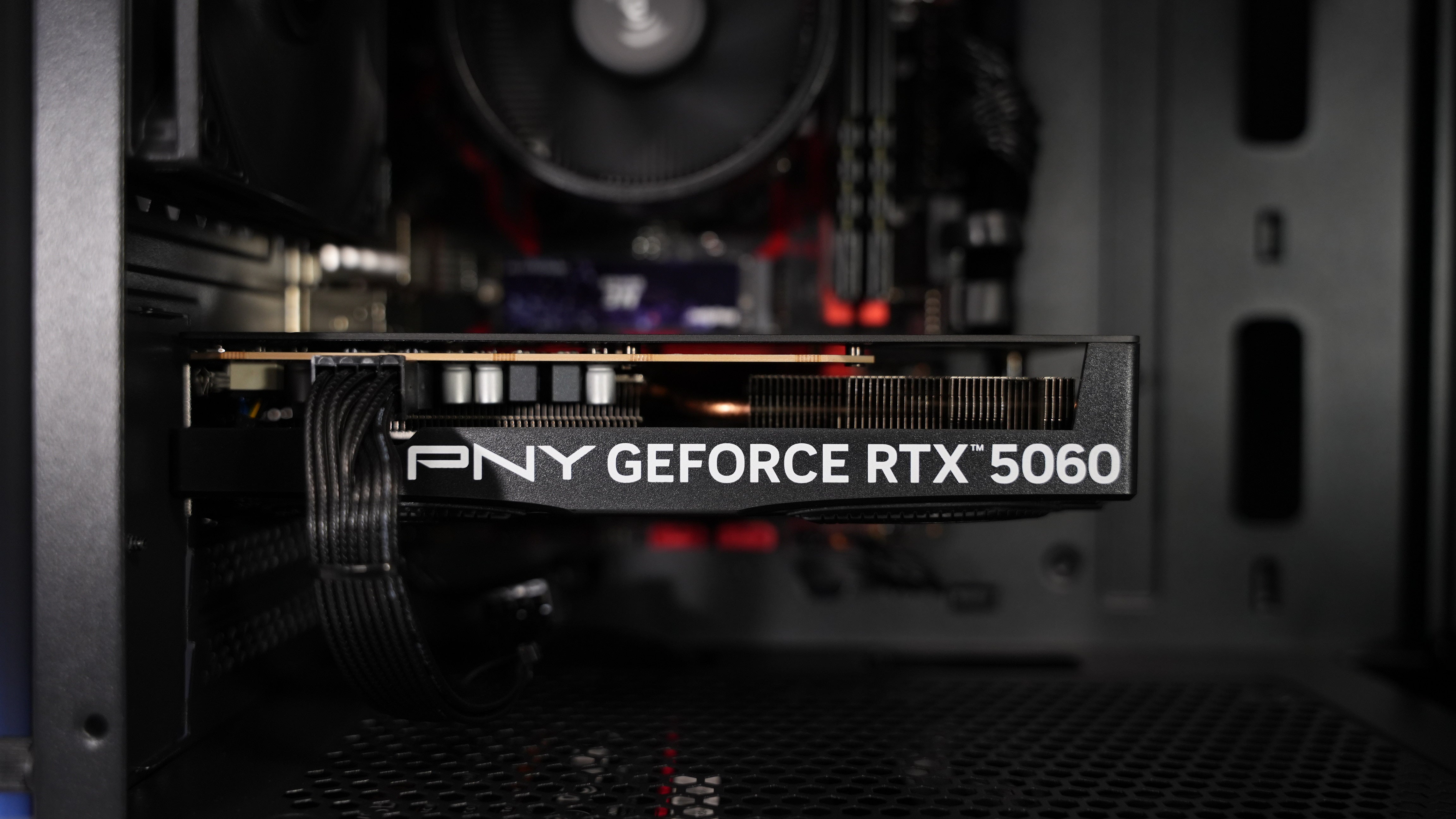 Ryzen 5 3600 + RTX 5060 Gaming PC