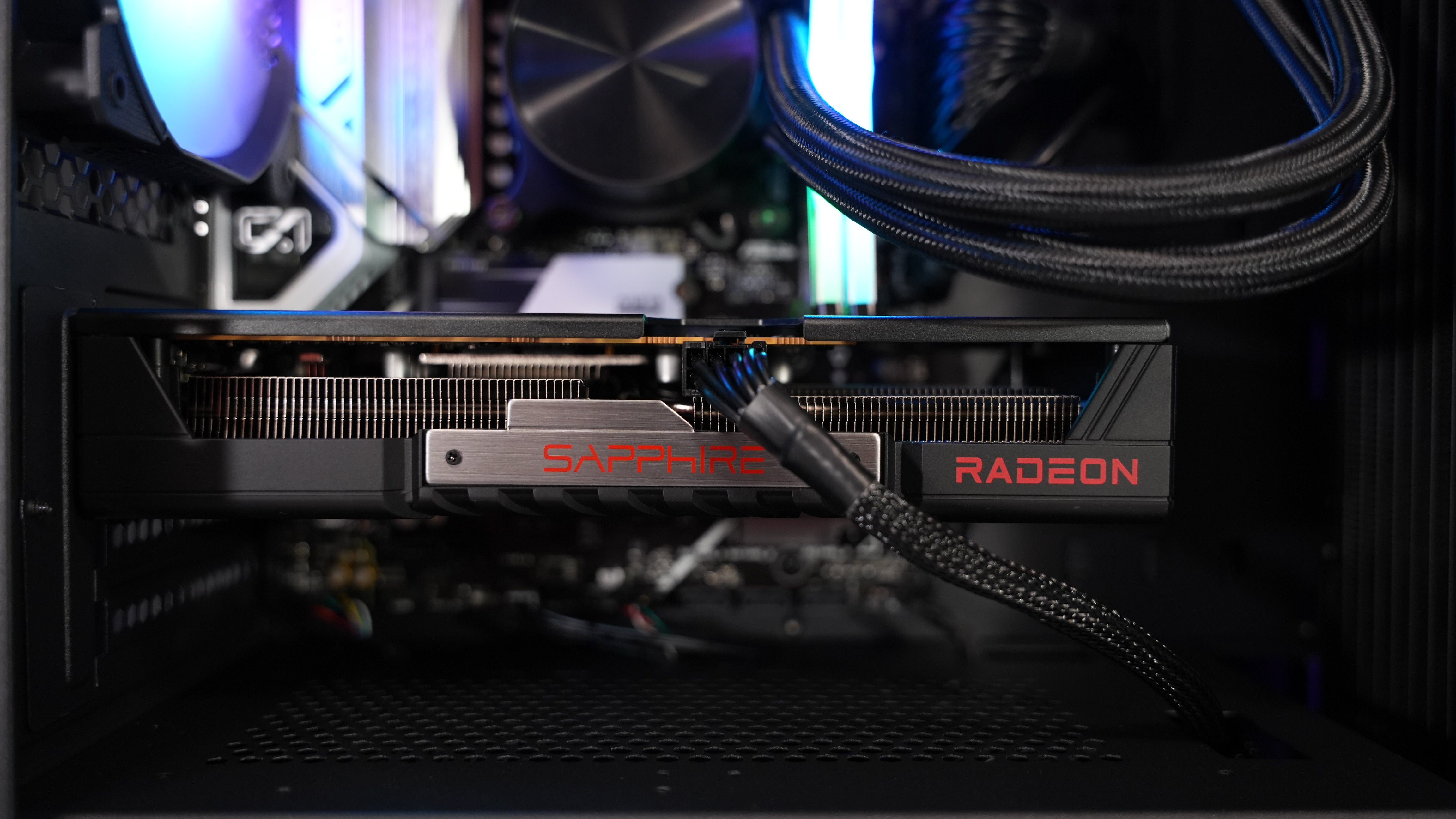 Intel i7 14700KF + RX 9060XT 16GB Gaming PC