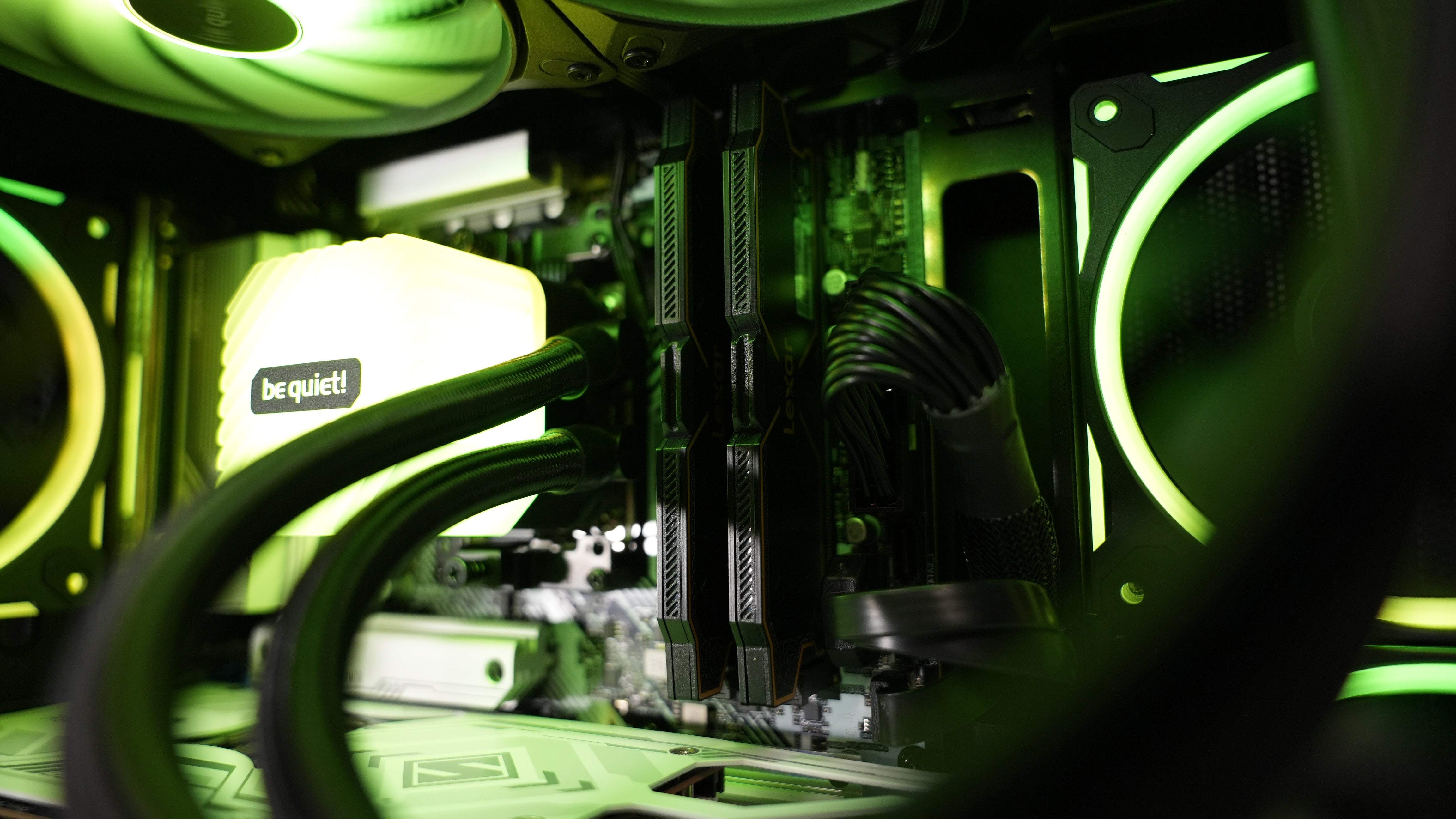 Ryzen 5 7600X + RX 9070XT Gaming/Streaming PC