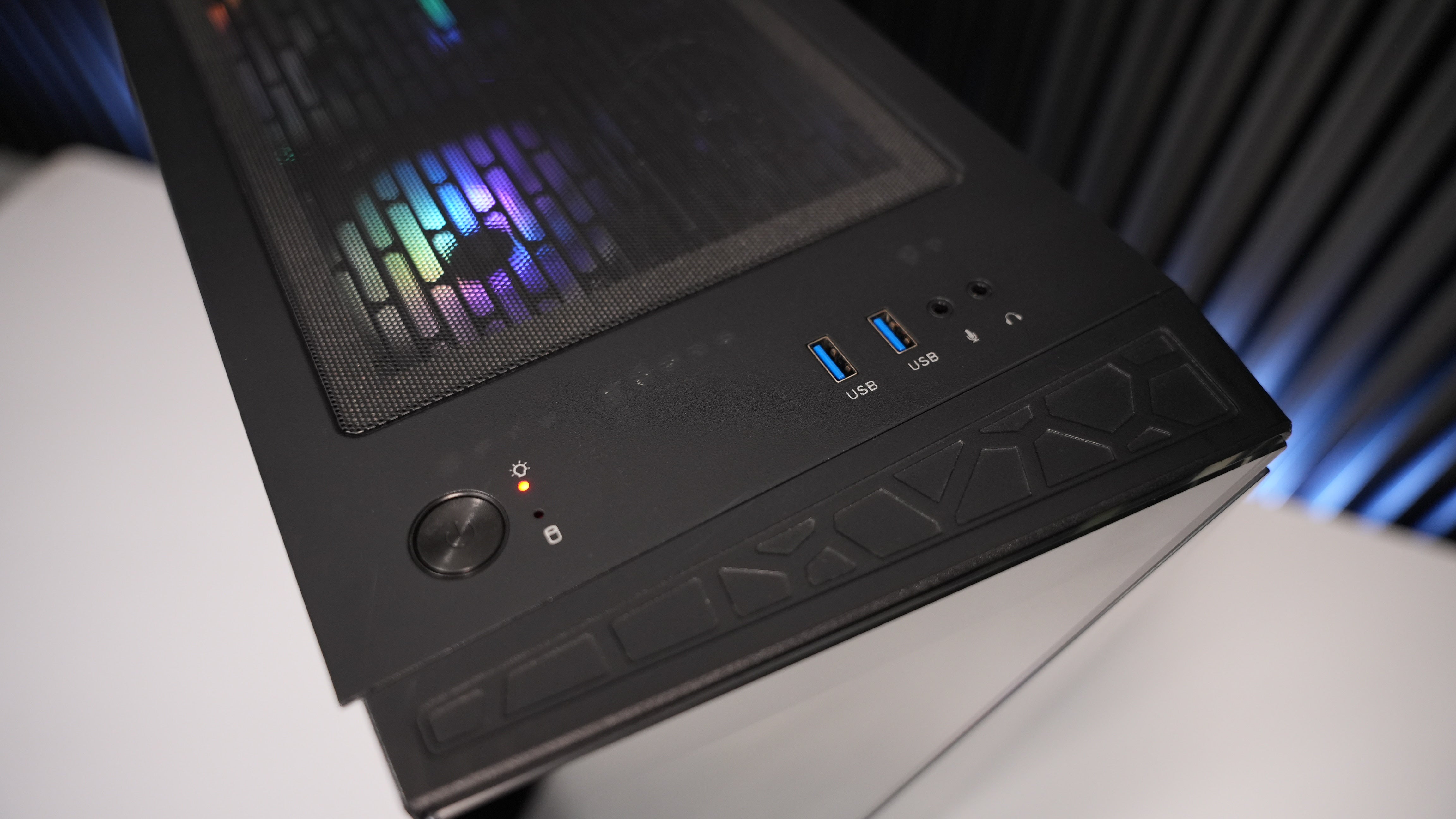 Intel i7 9700F + RTX 2070 Super Gaming PC