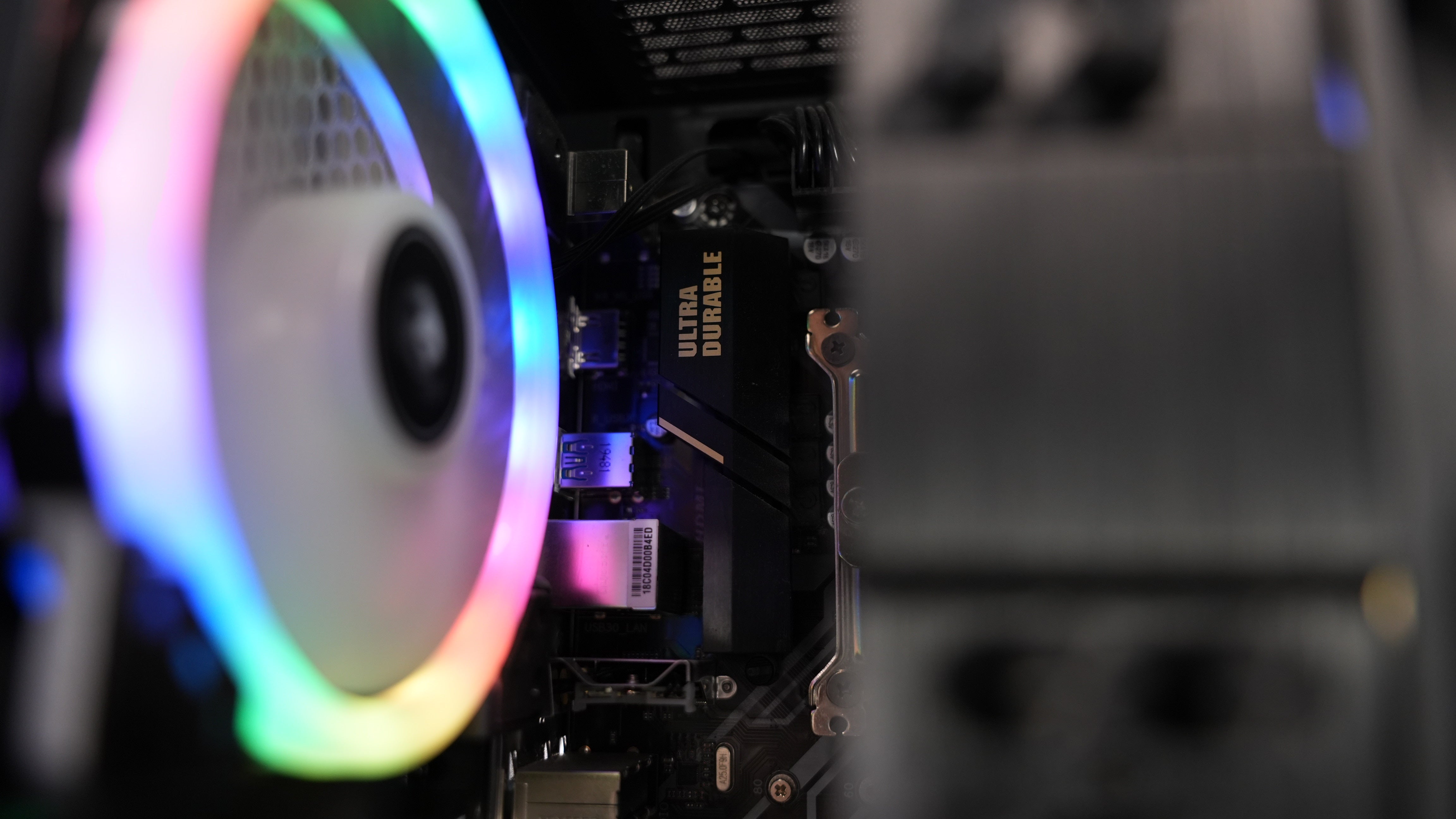 Intel i7 9700F + RTX 2070 Super Gaming PC