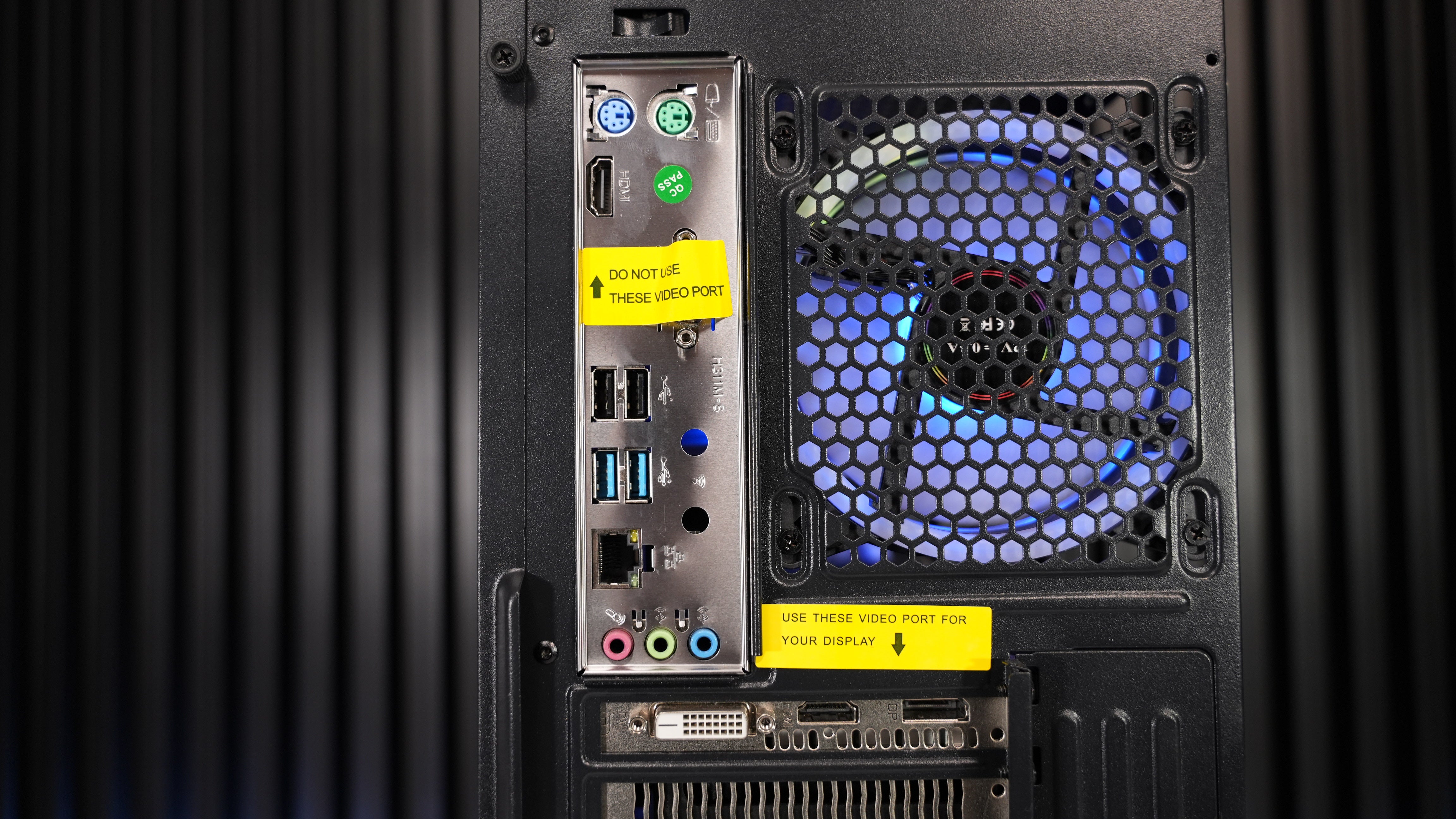 Intel i7 8850H + RX 580 Gaming PC