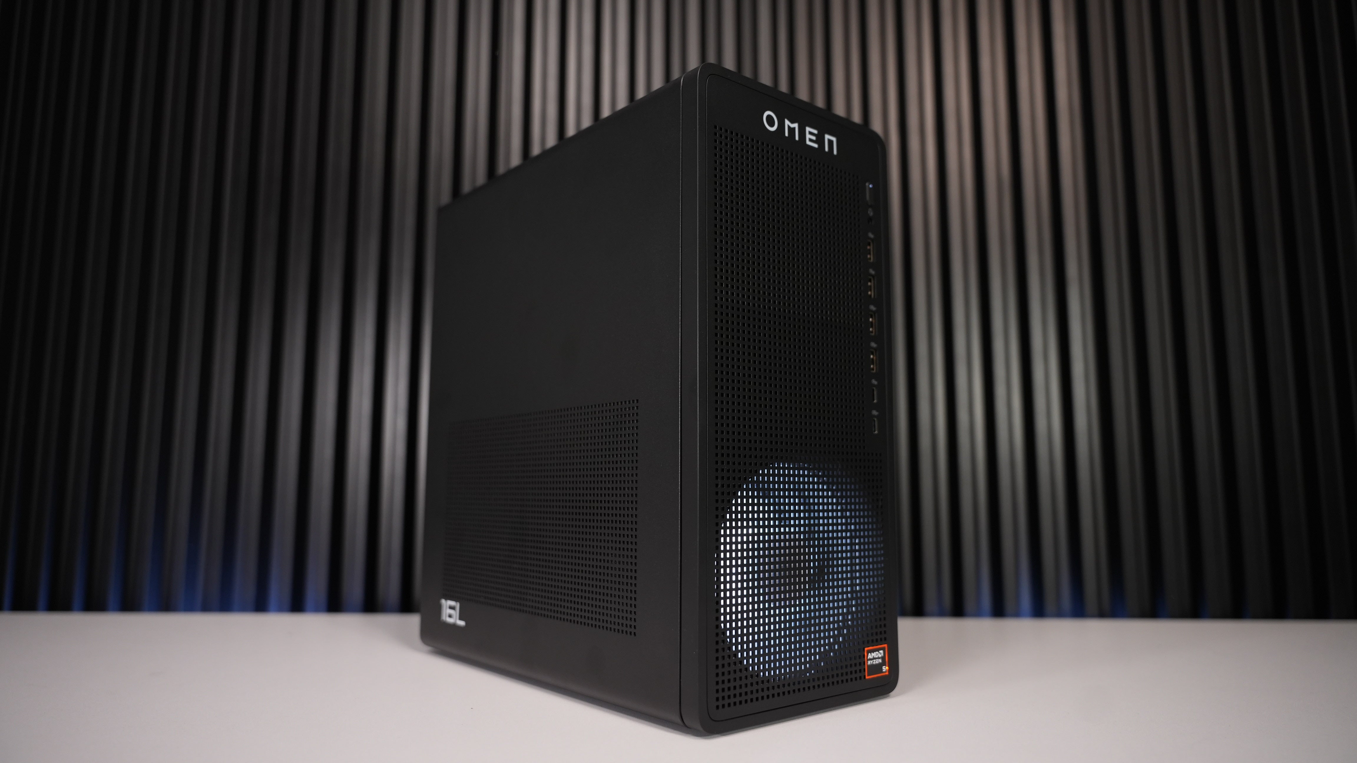 Ryzen 5 8400F + RX 7600 Gaming PC