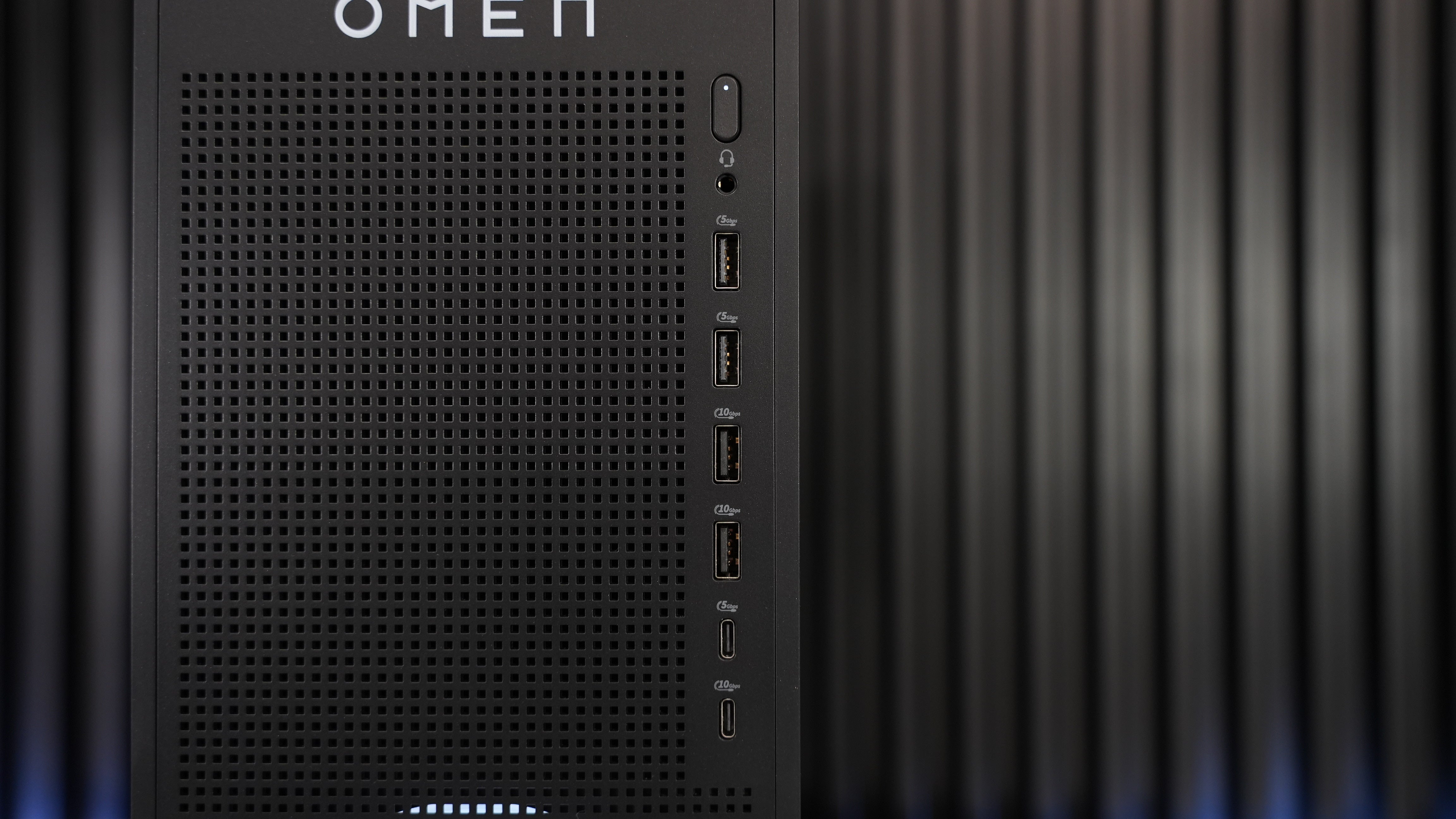 Ryzen 5 8400F + RX 7600 Gaming PC