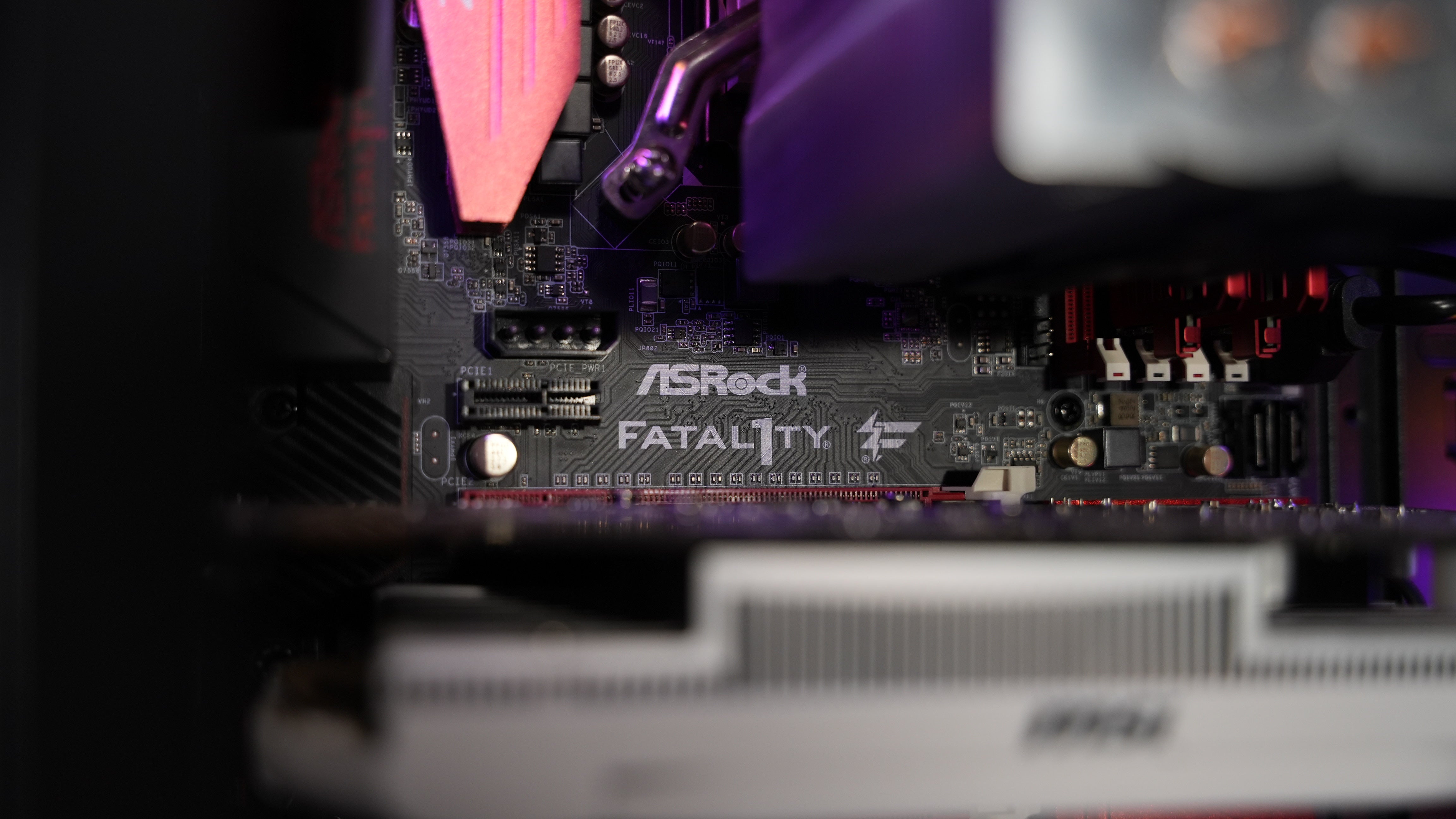 Intel i5 6500 + GTX 950 Budget Gaming PC