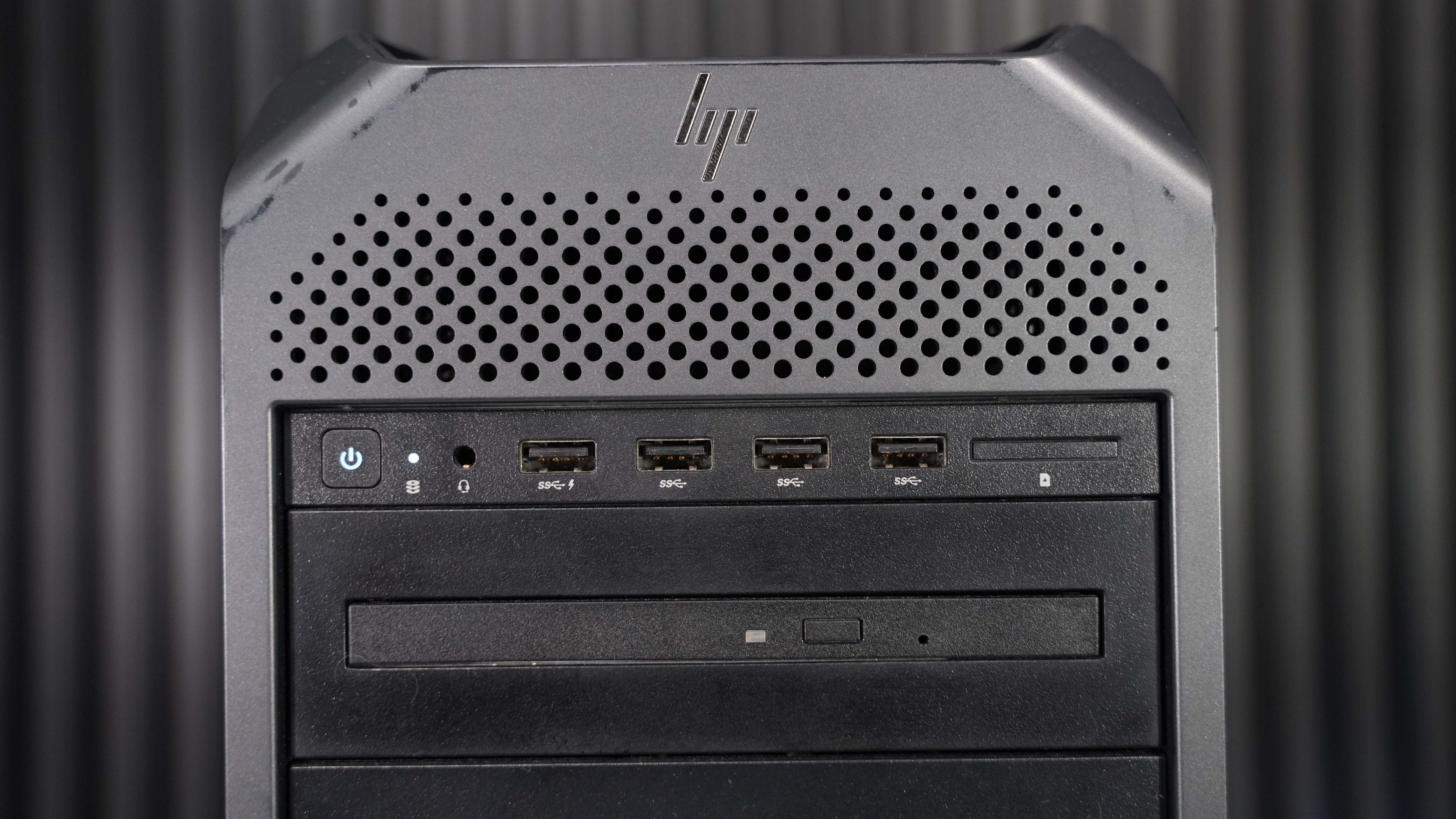 Intel Xeon W-2133 + RTX 2070 Super Gaming PC