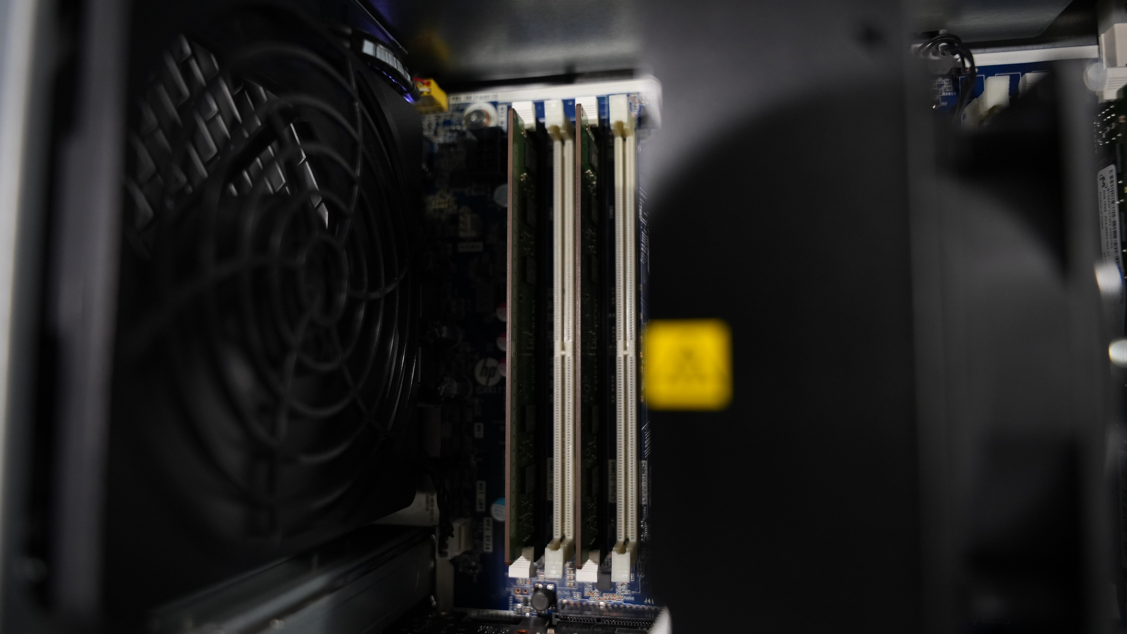 Intel Xeon W-2133 + RTX 2070 Super Gaming PC