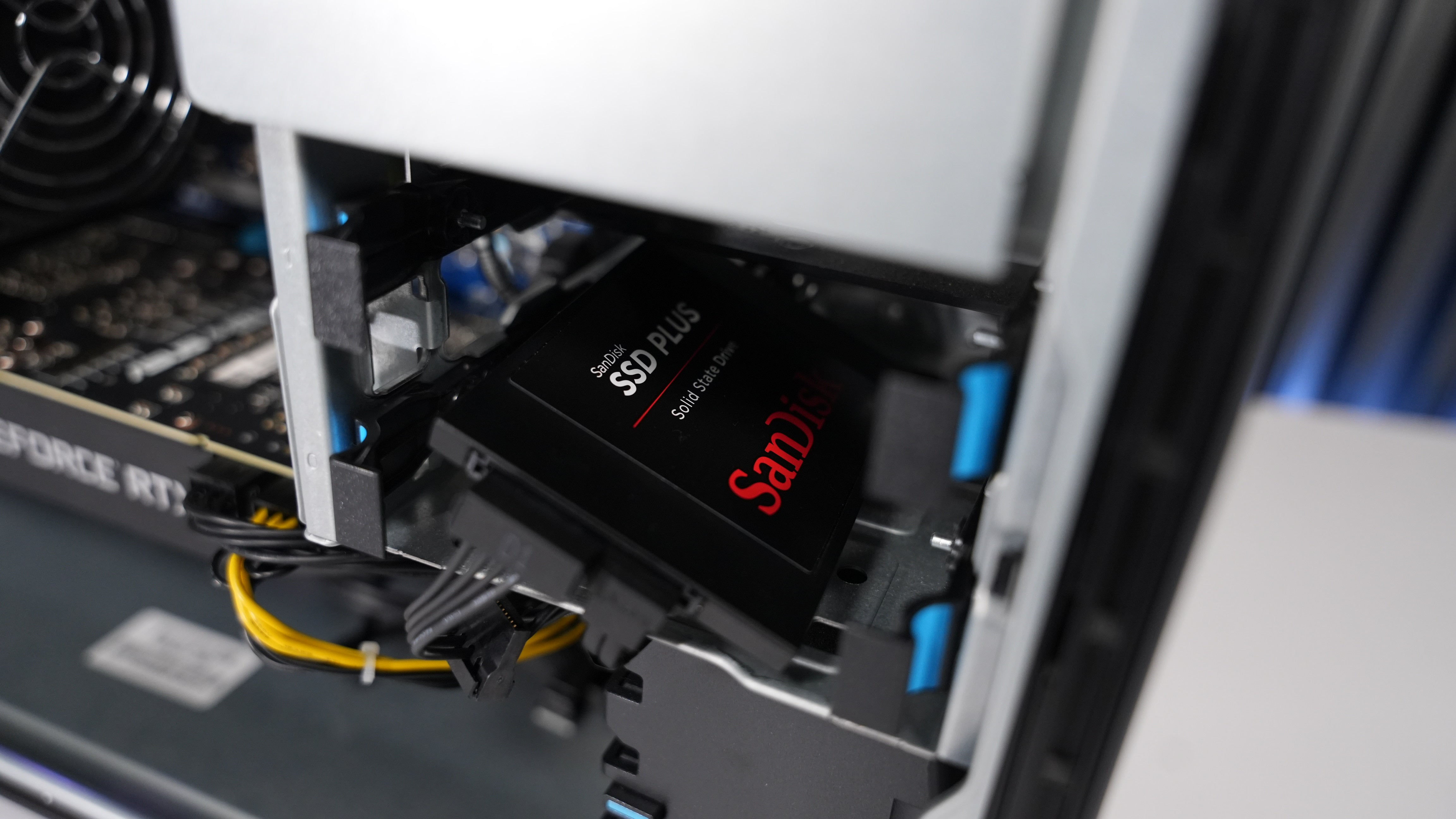 Intel Xeon W-2133 + RTX 2070 Super Gaming PC