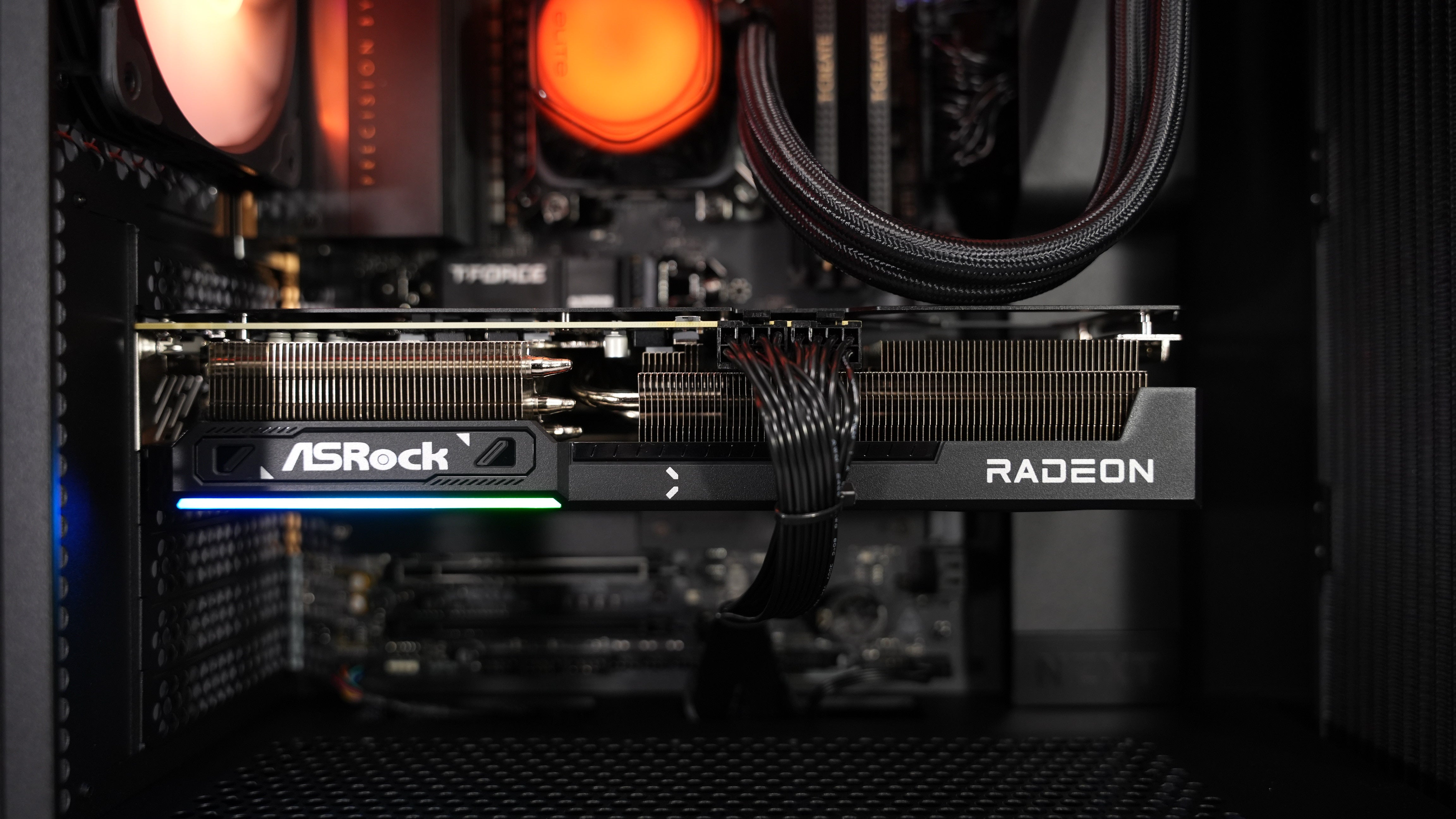 Ryzen 7 9800X3D + RX 9070XT Gaming/Streaming PC