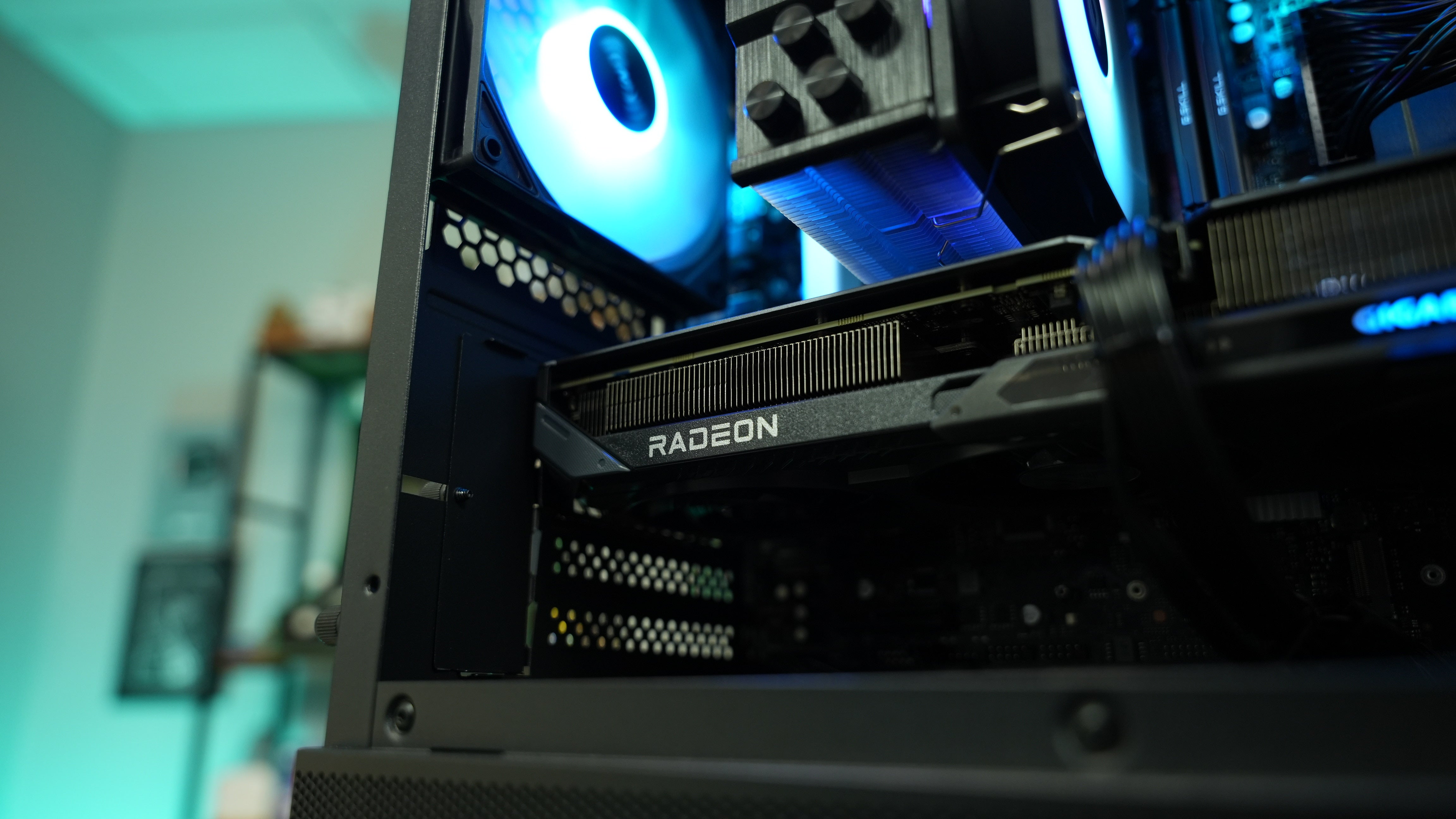 Plus Streamer PC - Ultra 5 225F + RX 9060 XT