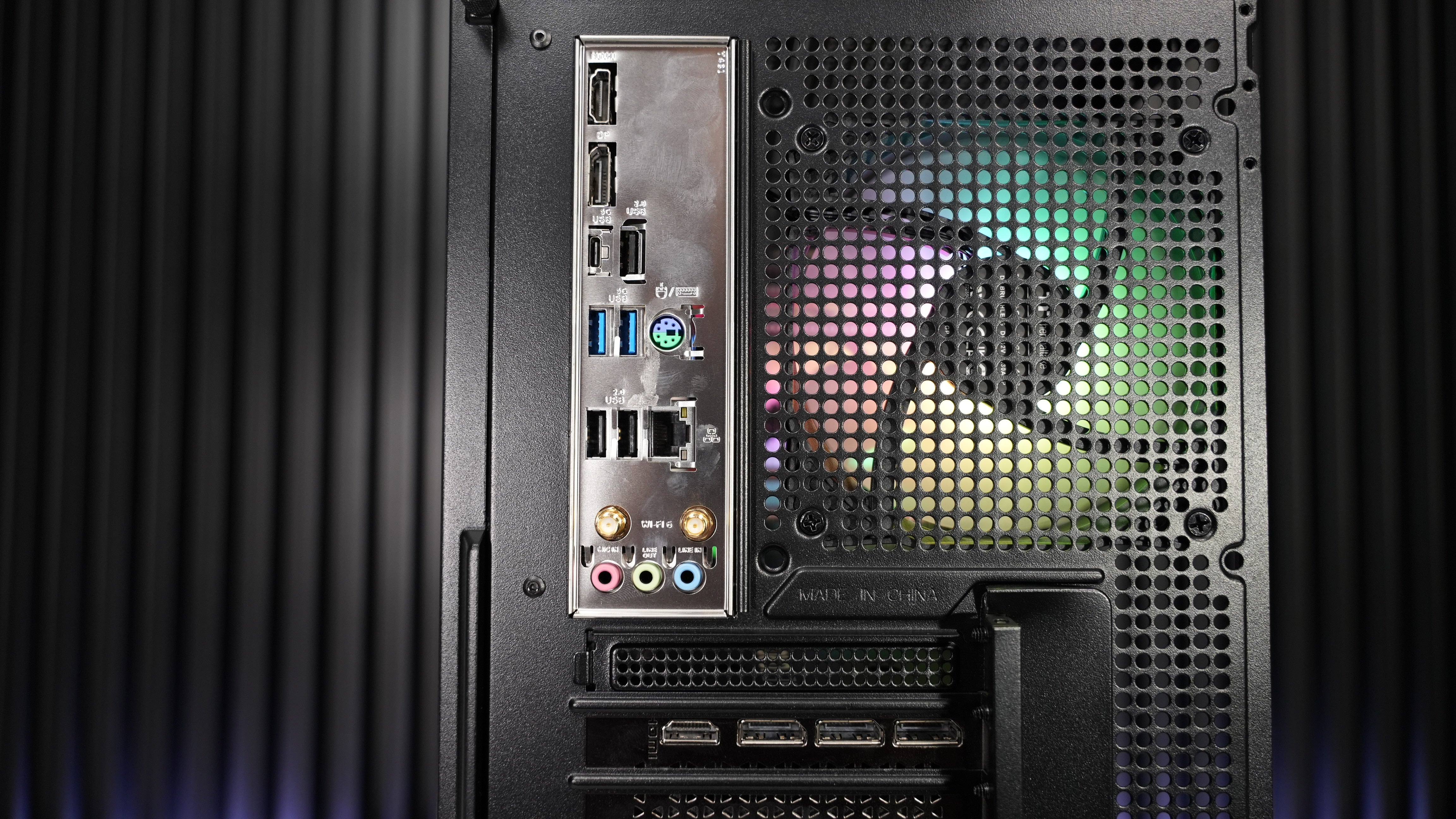 Ryzen 5 8400F + RTX 5060 Gaming PC