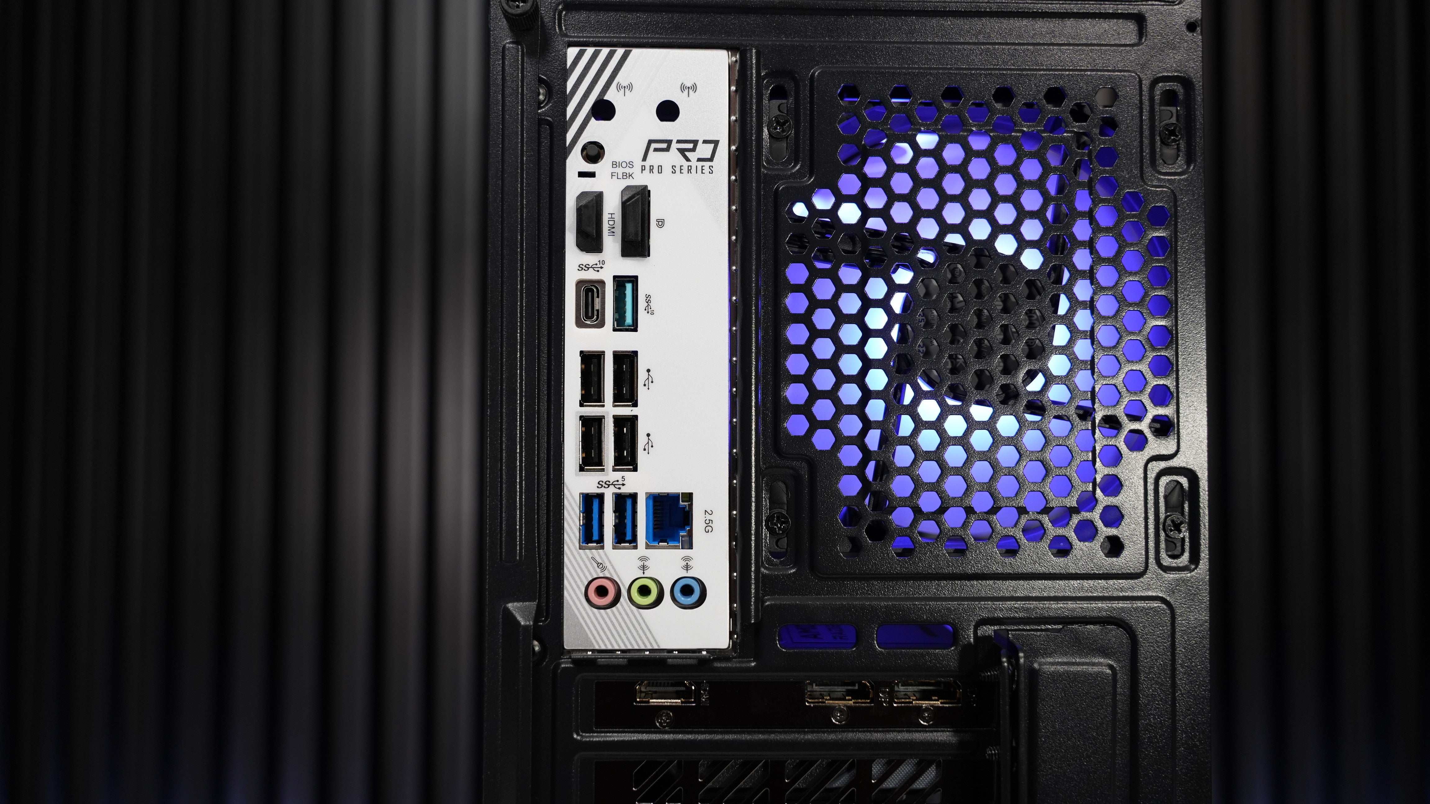 Ryzen 5 8500G + RX 9060 XT Gaming PC