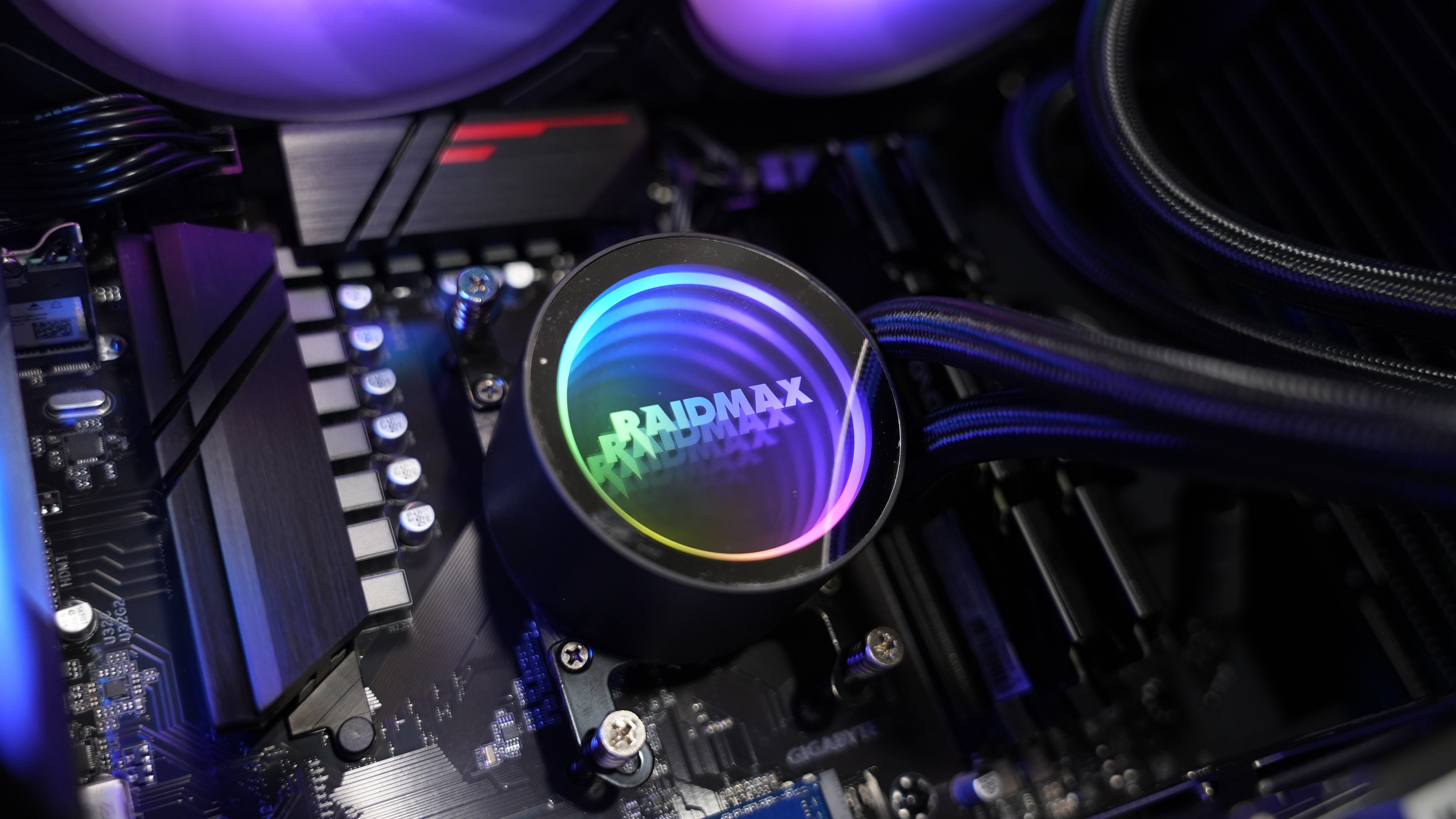 Ryzen 5 3600 + RX 9060XT Gaming PC