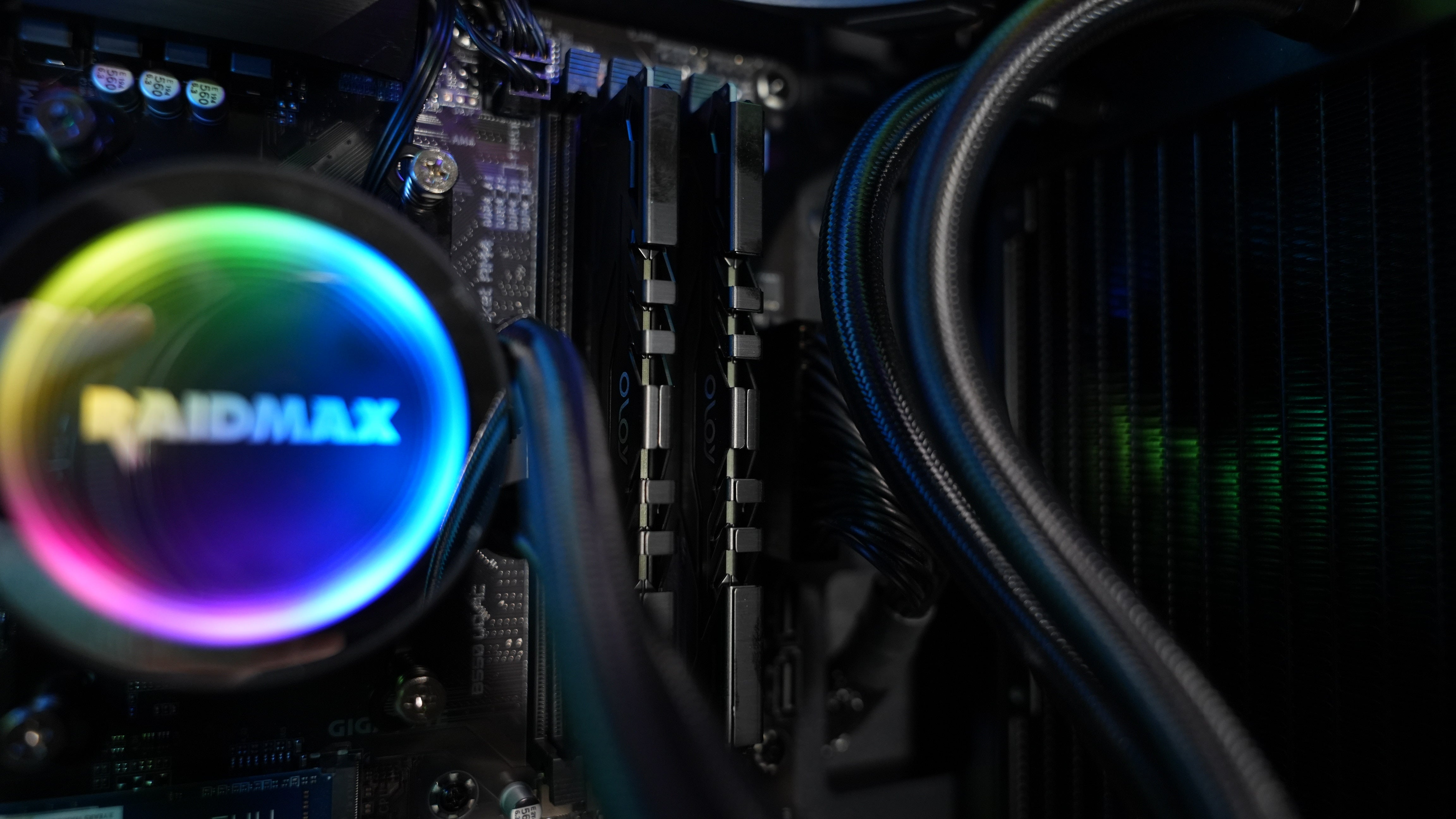 Ryzen 5 3600 + RX 9060XT Gaming PC