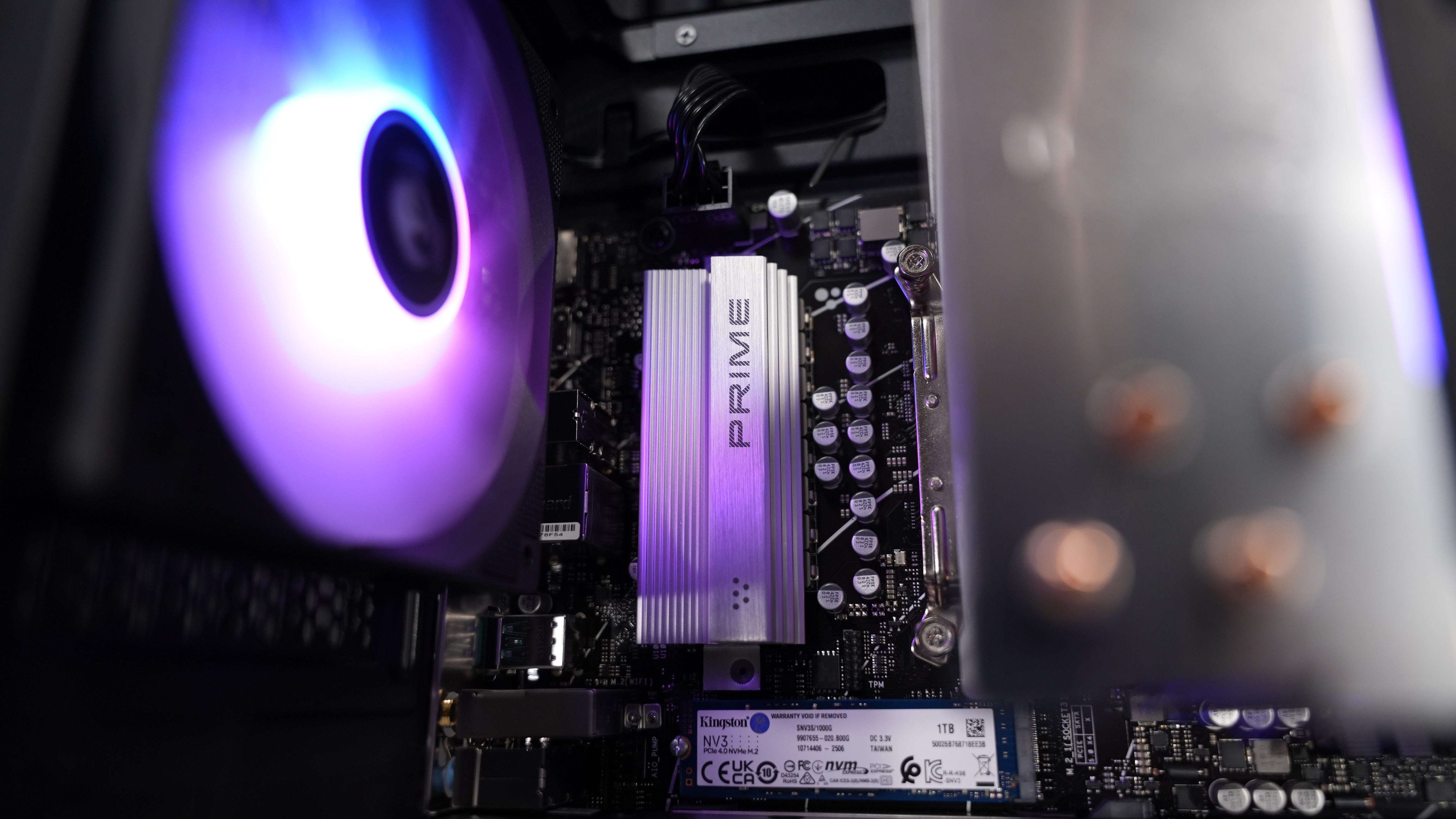 Ryzen 5 8400F + RX 9060XT Gaming PC