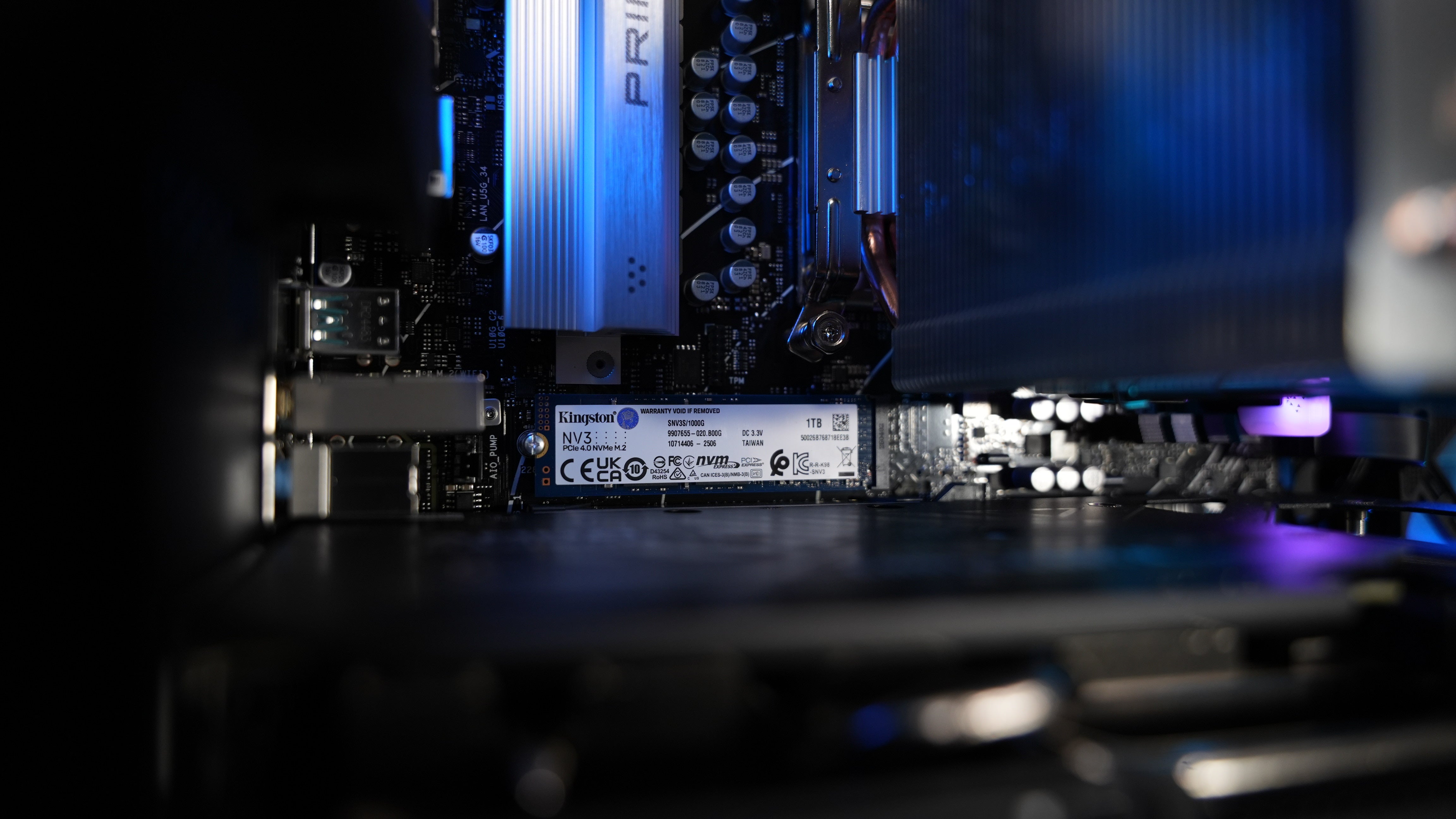 Ryzen 5 8400F + RX 9060XT Gaming PC