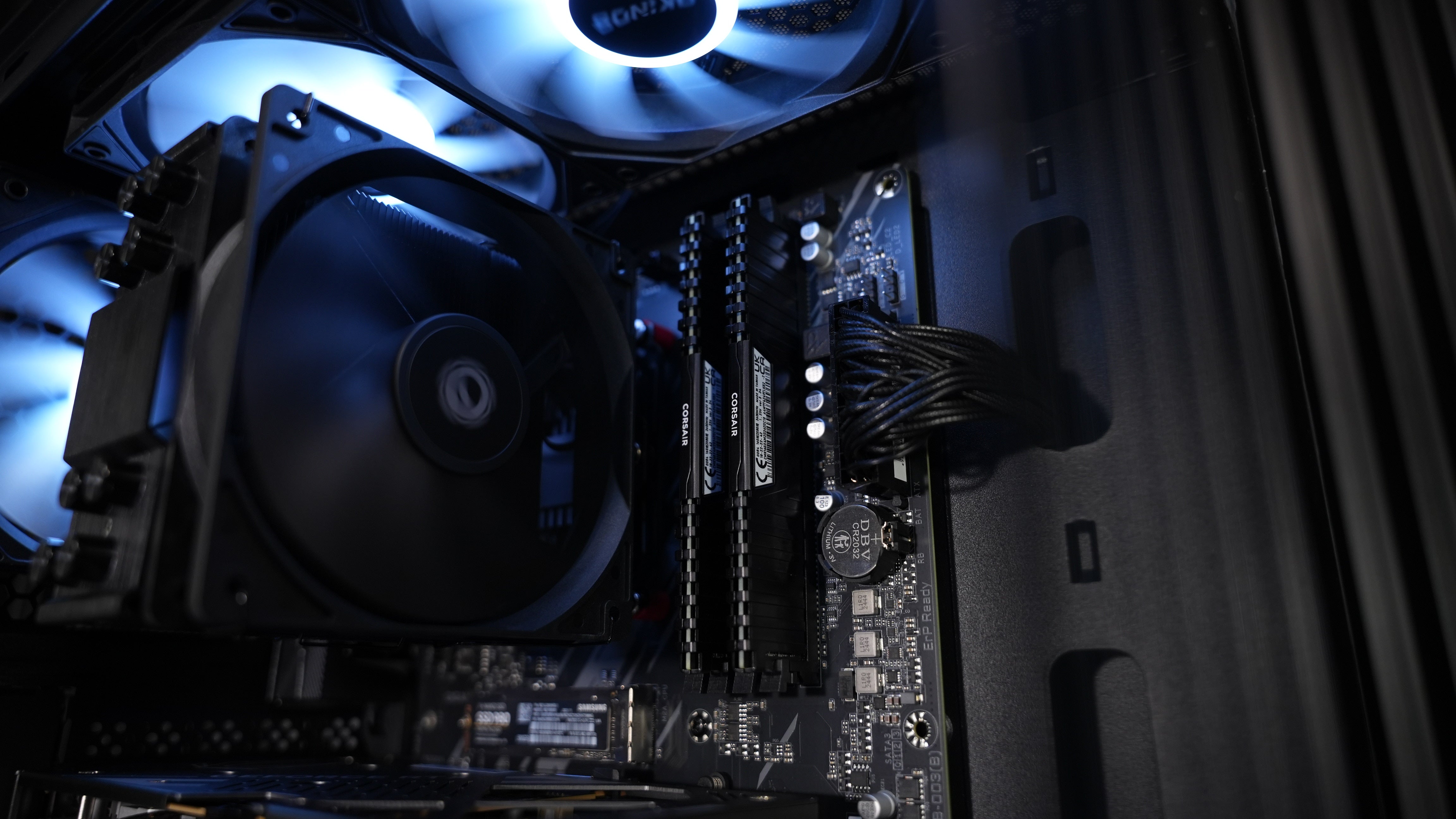 Ryzen 7 5800XT + RTX 5060 Gaming PC