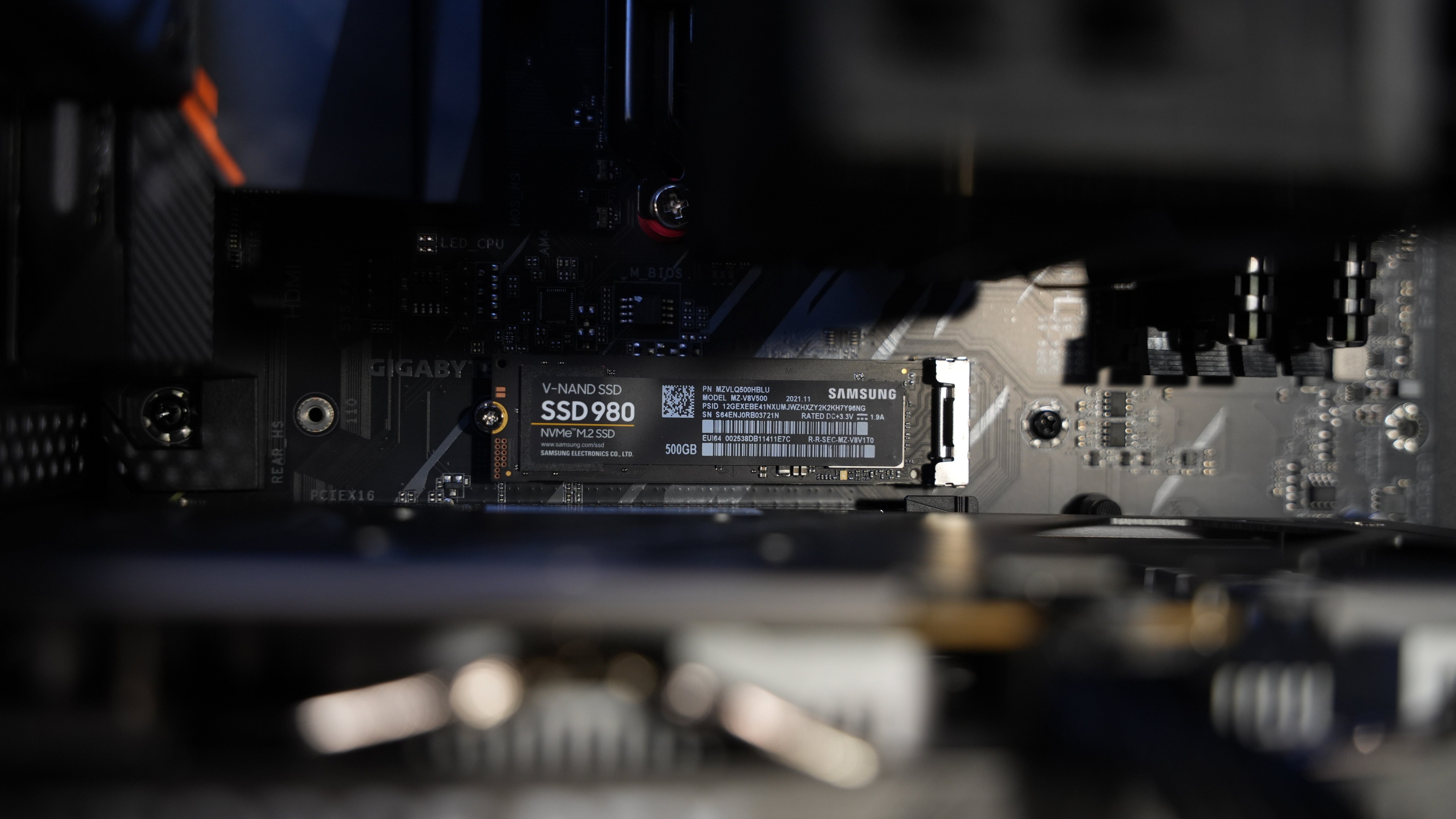 Ryzen 7 5800XT + RTX 5060 Gaming PC