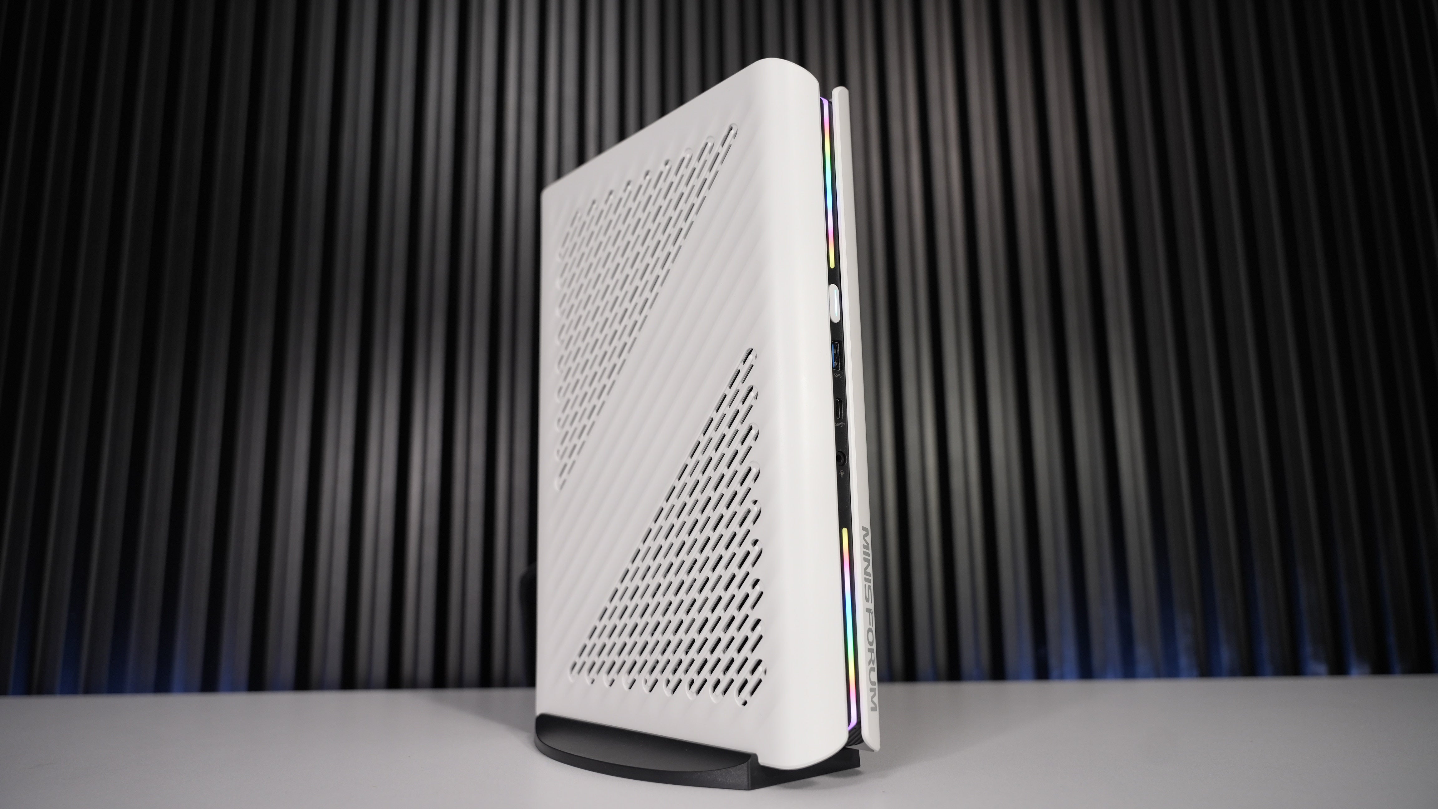 Ryzen 9 8945HX + RTX 5060 Mini Workstation